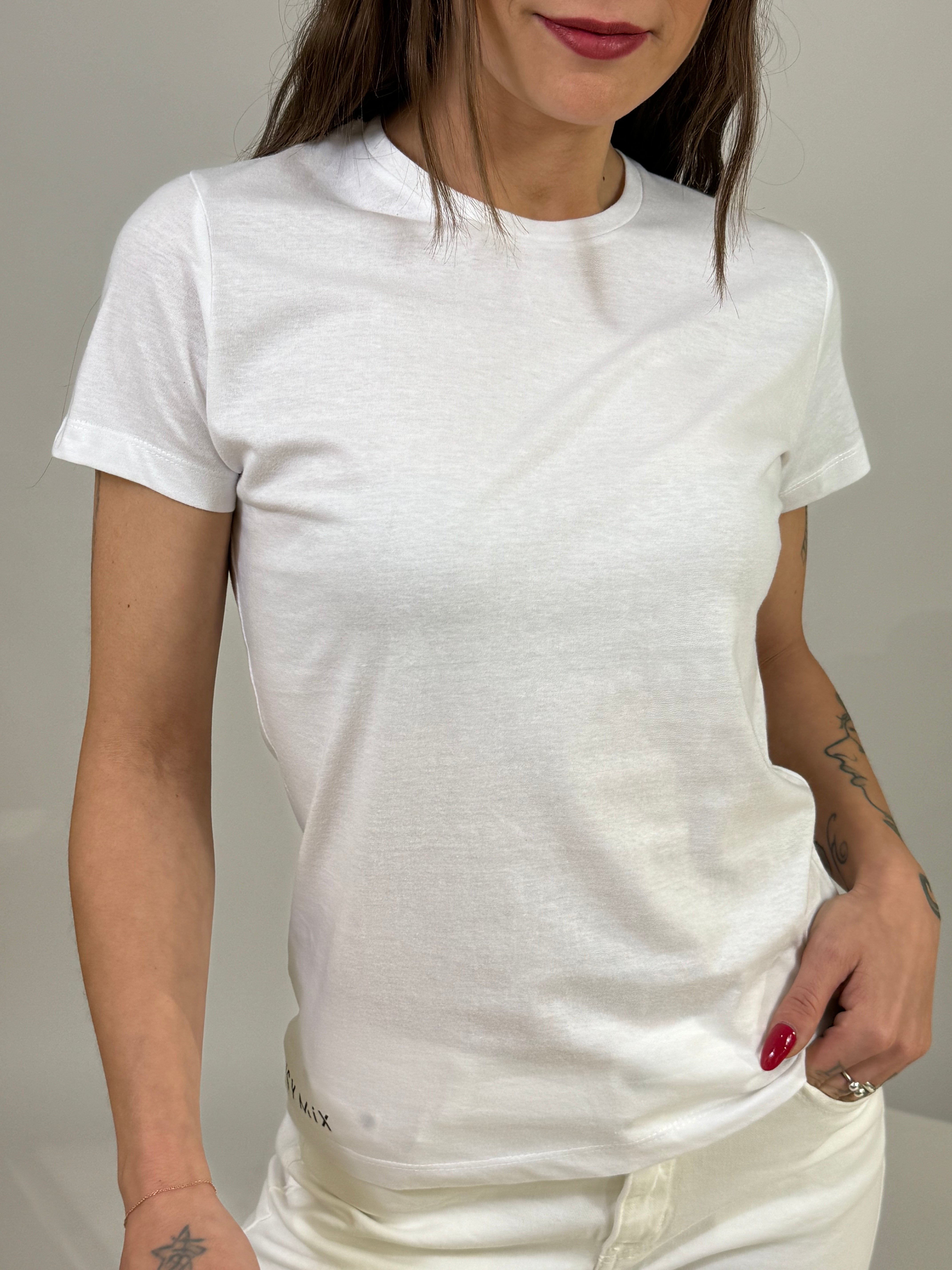 T-shirt in cotone Susy Mix SLIM GIROCOLLO CON LOGO