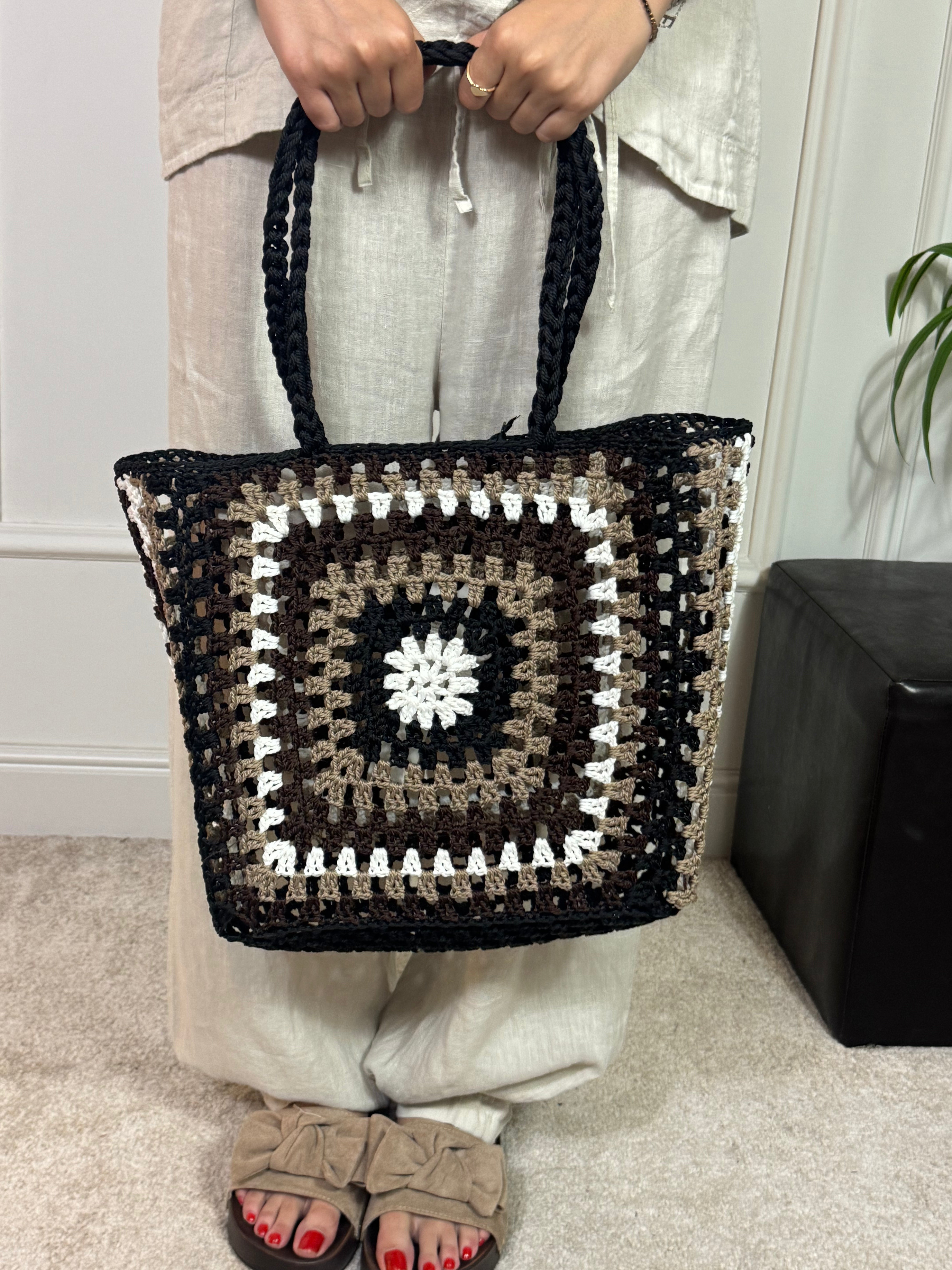 Borsa traforata lavorazione granny Victoria ILMH