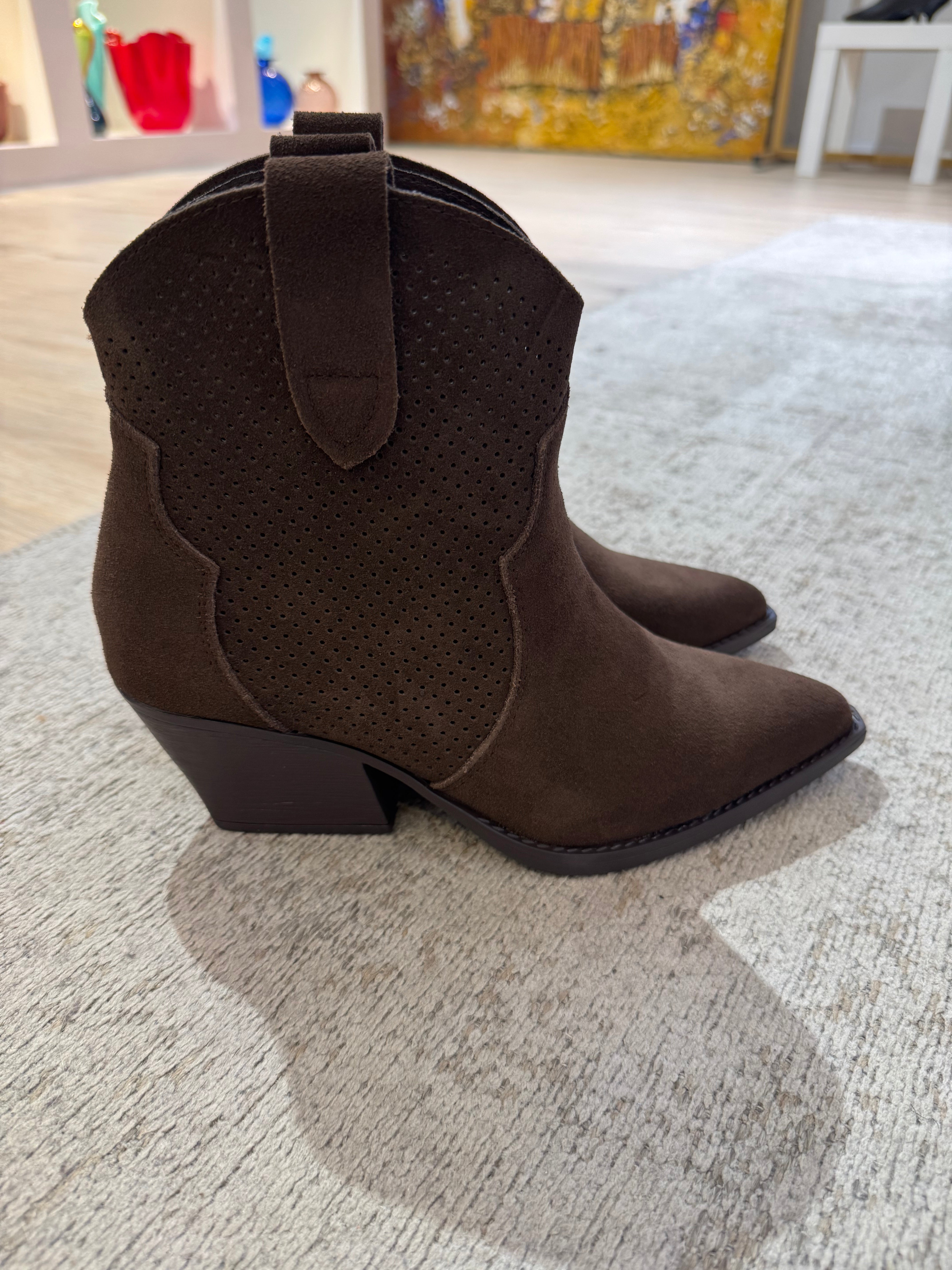 Stivaletto texano VERA PELLE basso scamosciato TRAFORATO