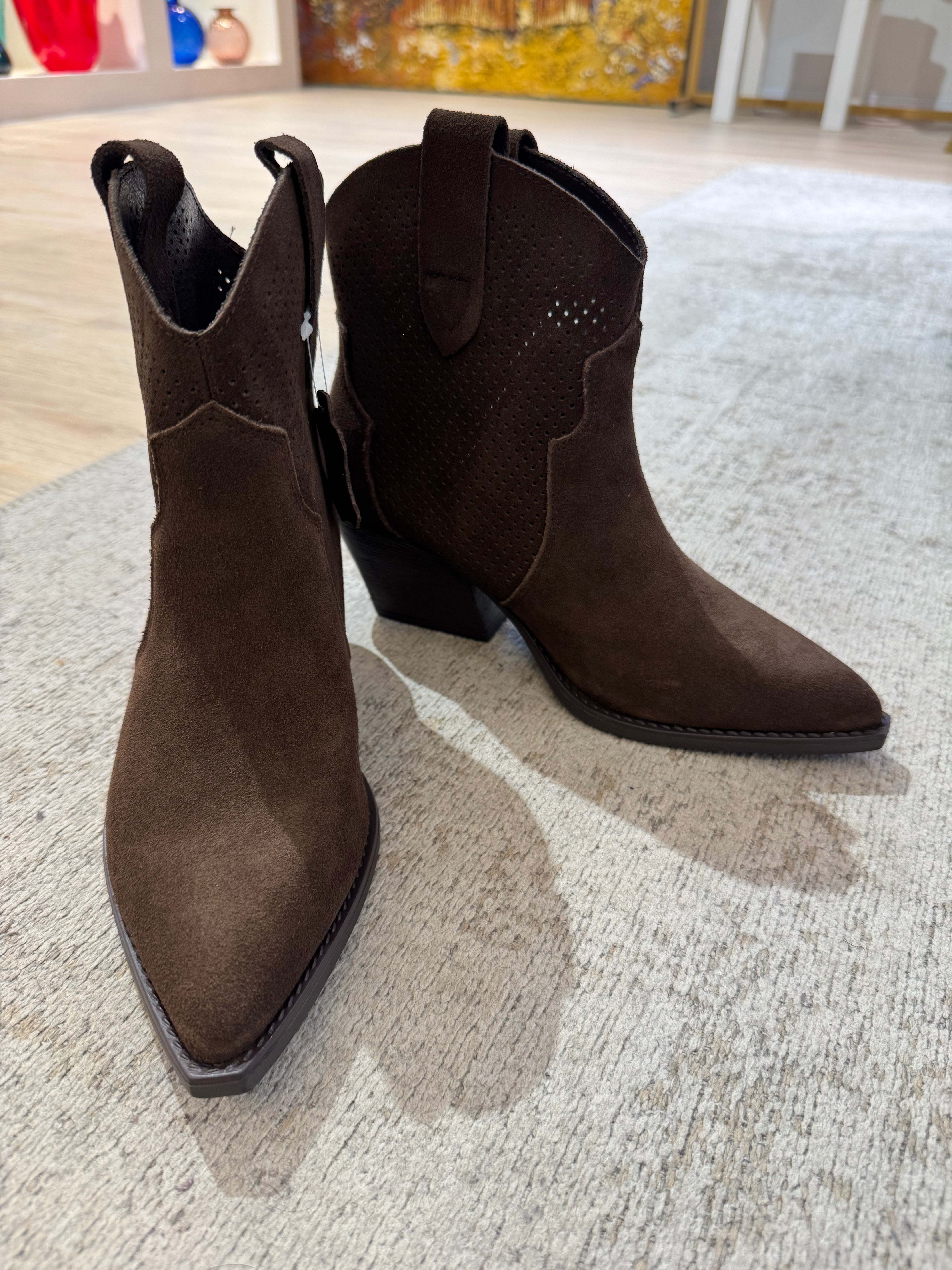 Stivaletto texano VERA PELLE basso scamosciato TRAFORATO