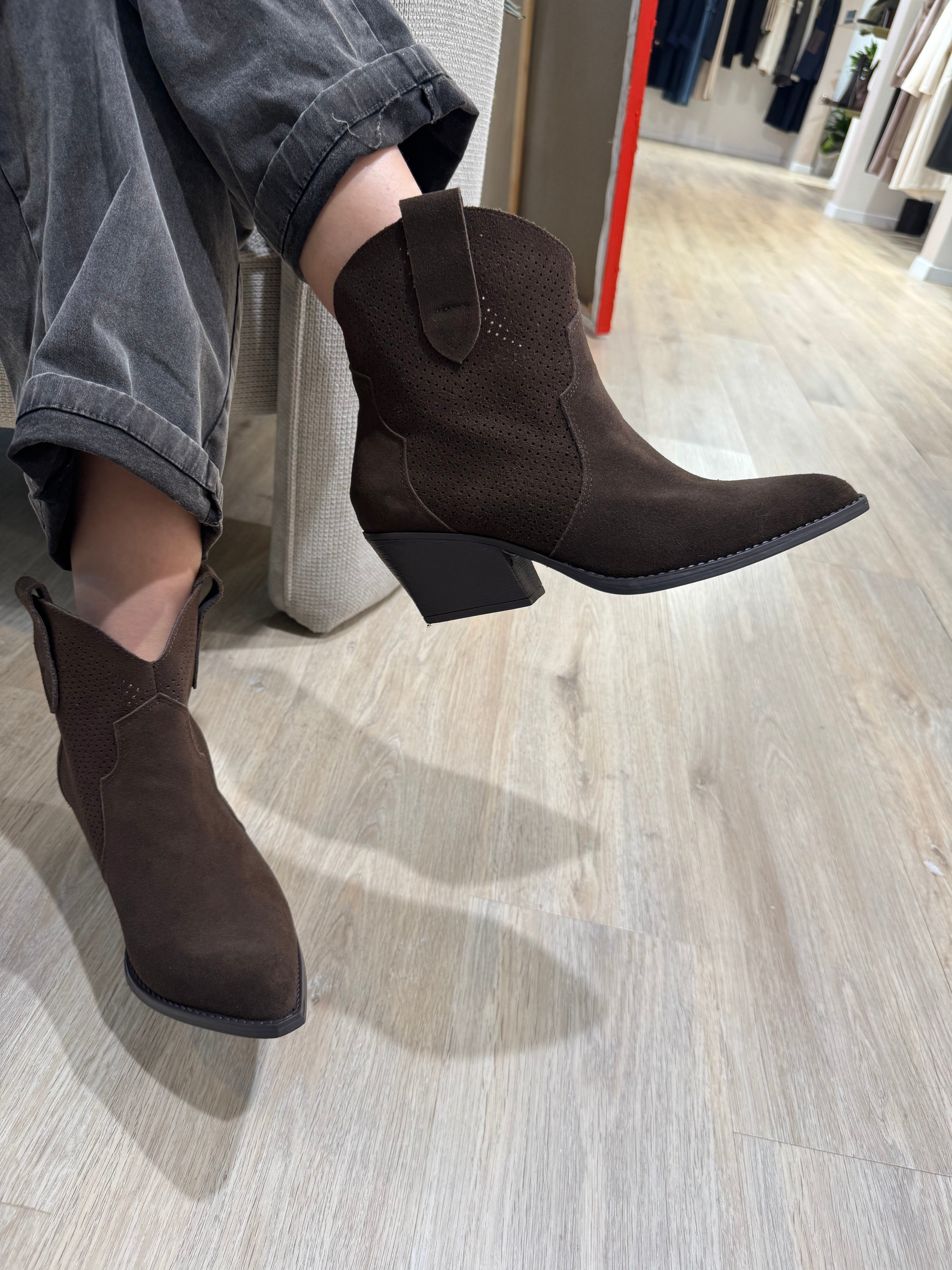 Stivaletto texano VERA PELLE basso scamosciato TRAFORATO