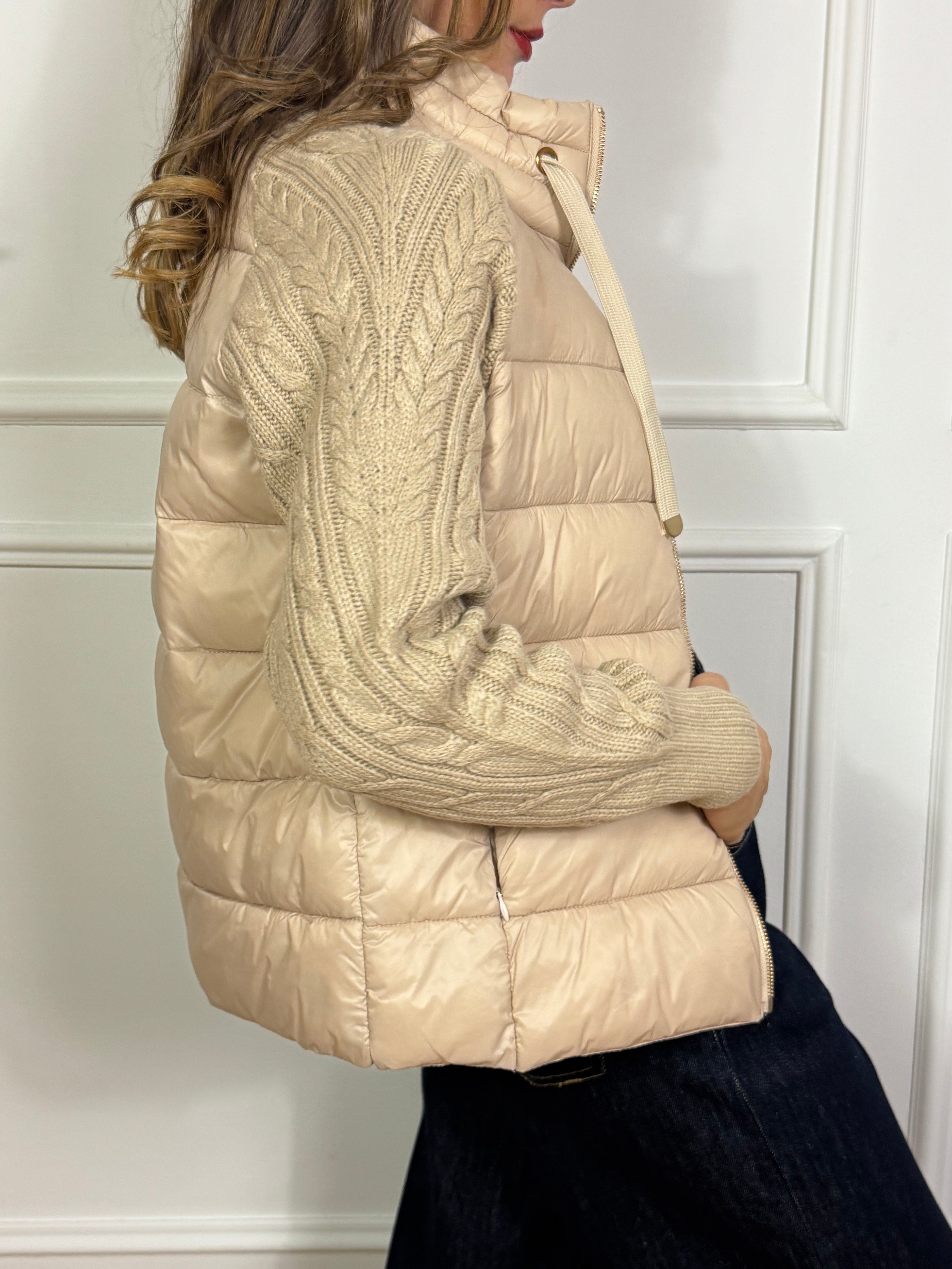 Piumino Victoria ILMH con maniche in maglia tricot