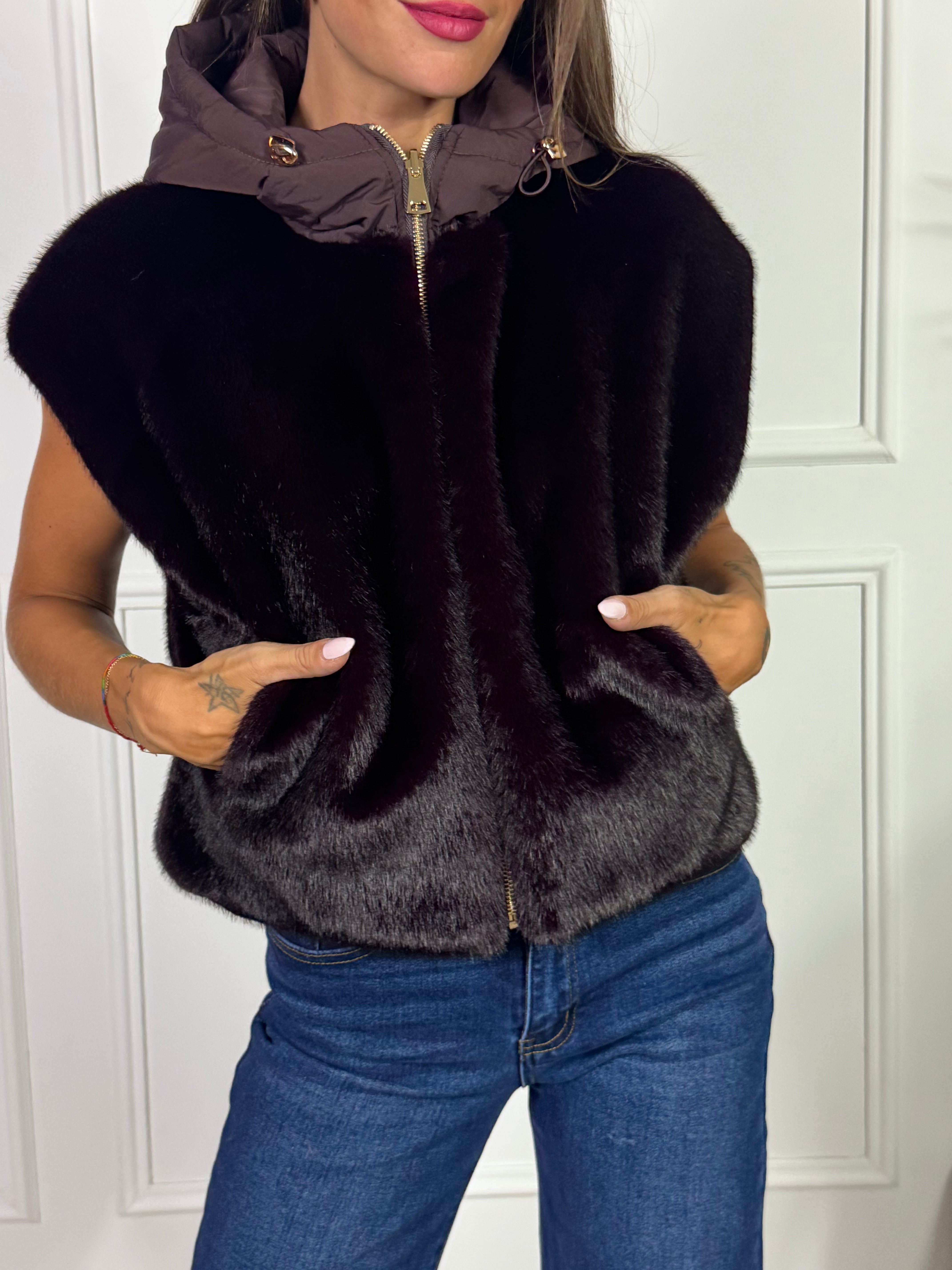 Giacca PIUMINO SMANICATO CON CAPPUCCIO Susy Mix REVERSIBILE