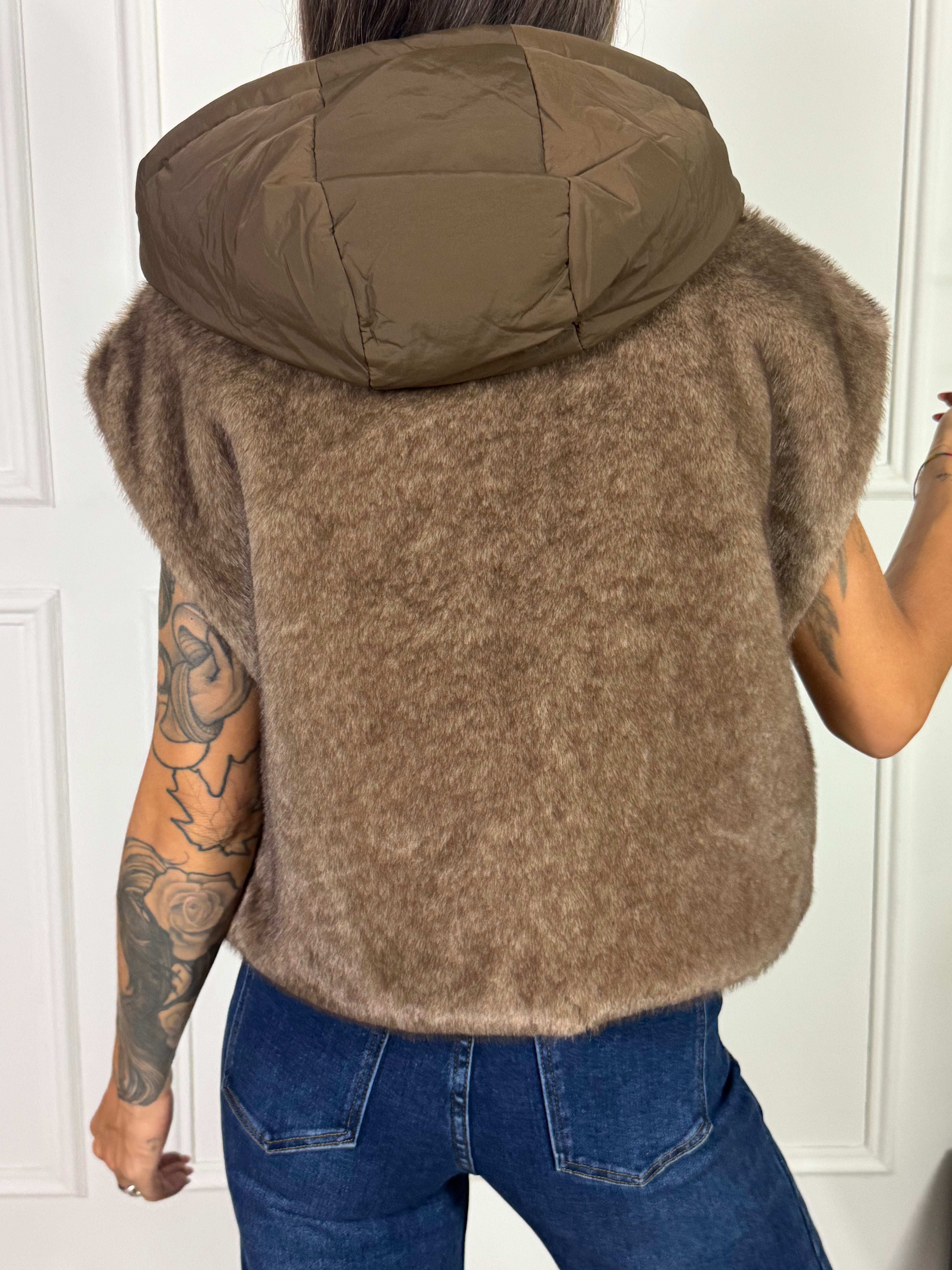 Giacca PIUMINO SMANICATO CON CAPPUCCIO Susy Mix REVERSIBILE