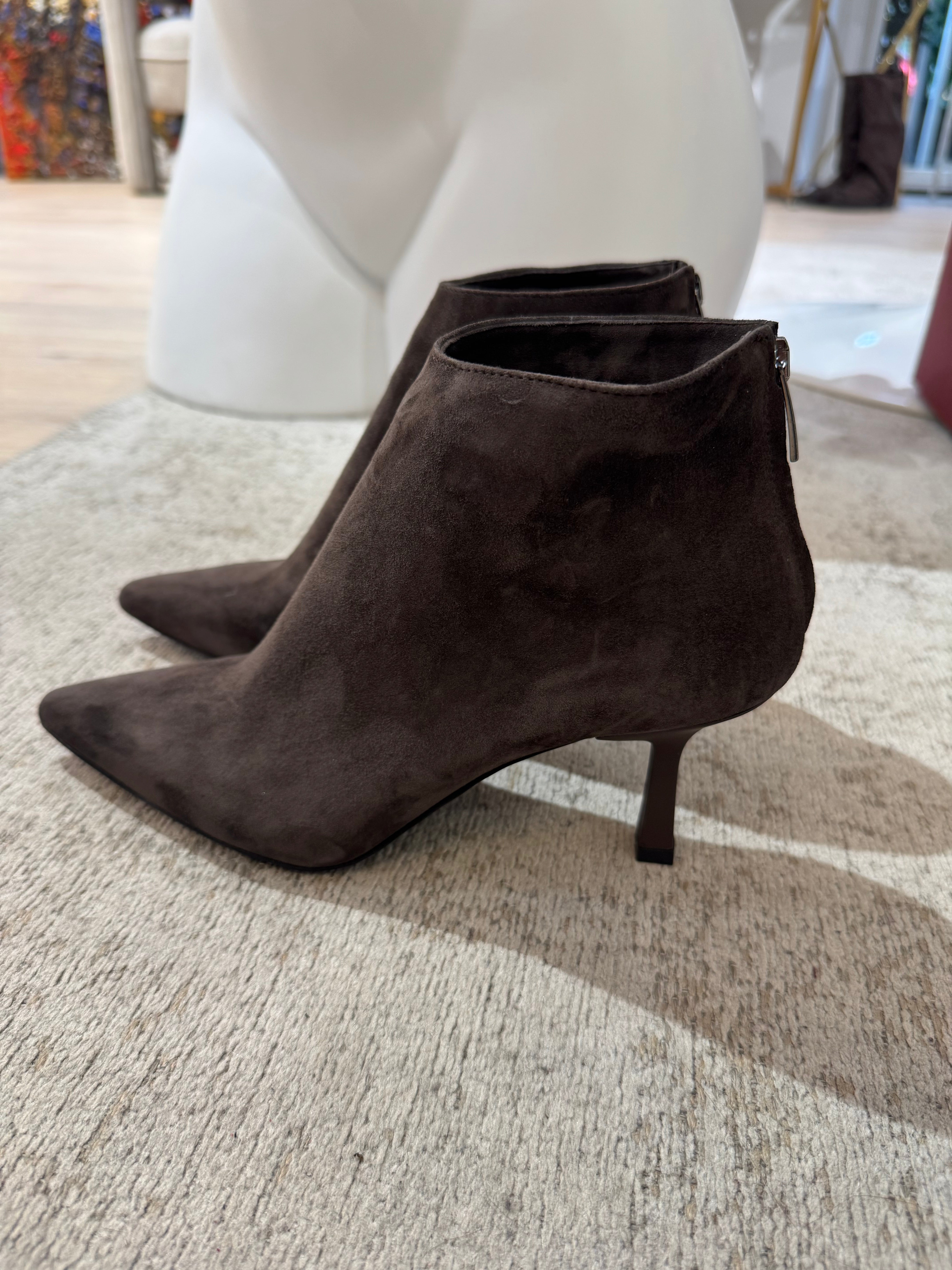 Stivaletto basso a punta con tacco Ovyè vera pelle scamosciata - color TESTA DI MORO