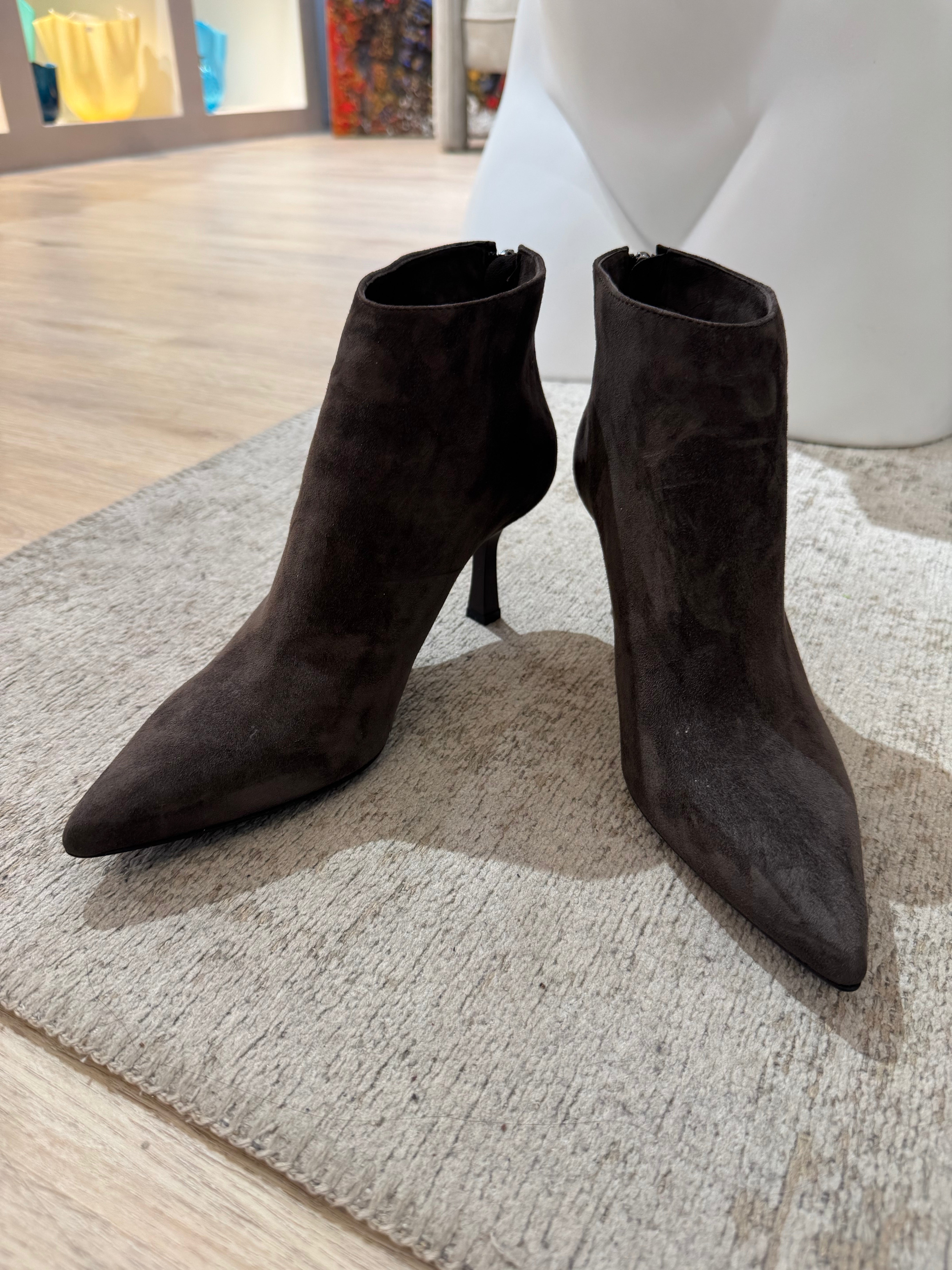 Stivaletto basso a punta con tacco Ovyè vera pelle scamosciata - color TESTA DI MORO