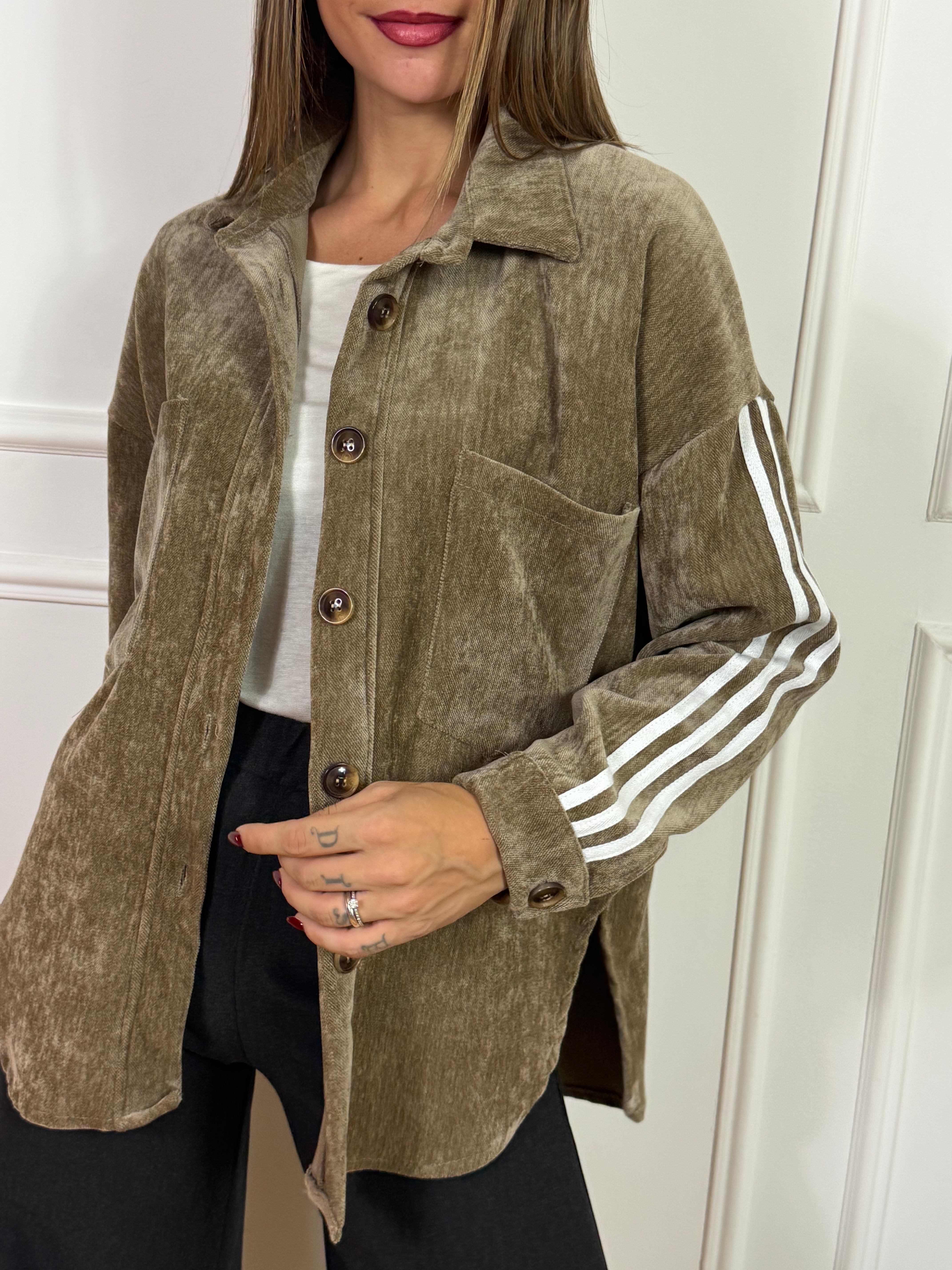 Maxi camicia con taschini Victoria ILMH in vellutino e bande laterali