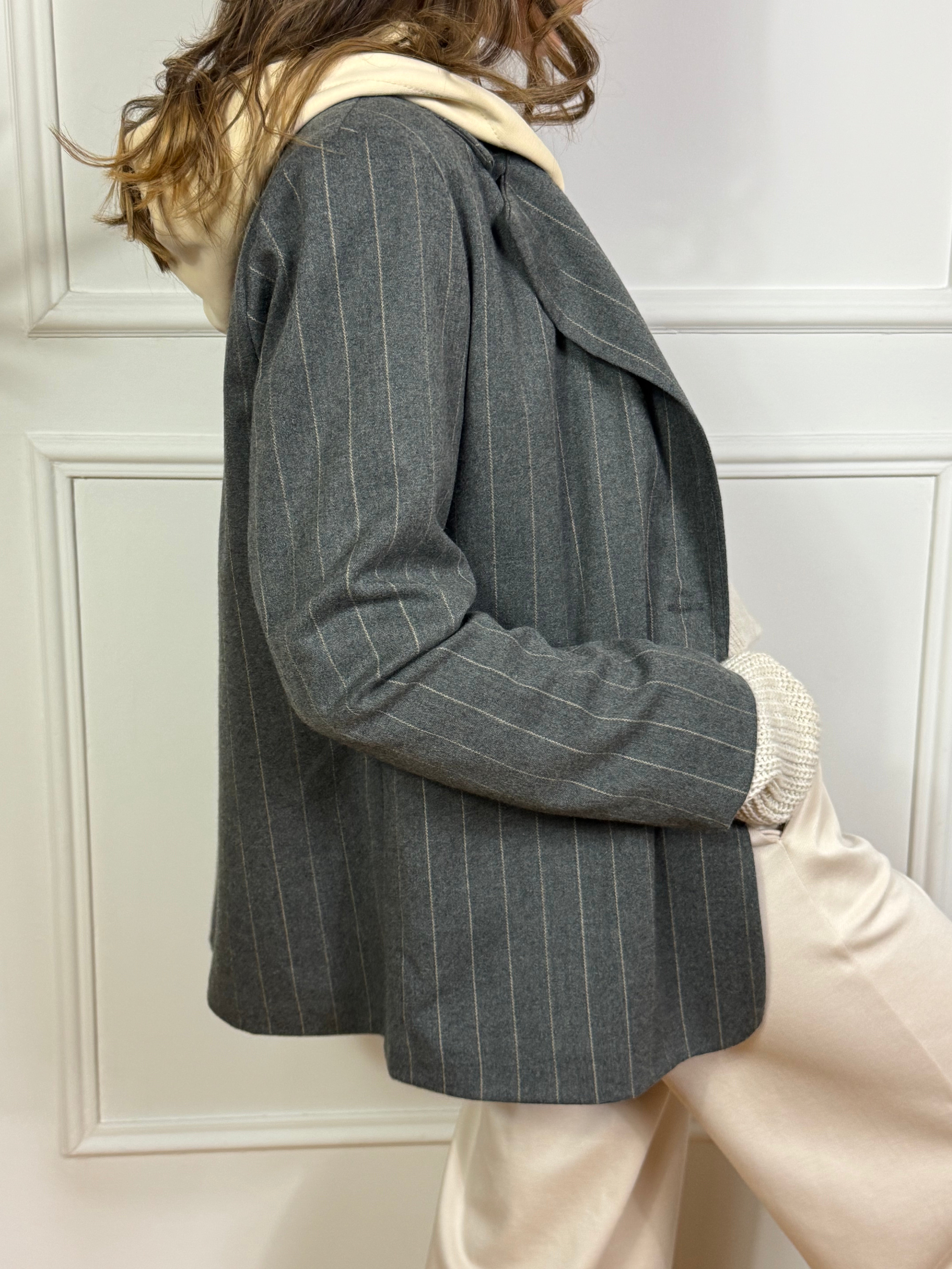 Giacca blazer oversize Susy Mix GESSATA CON PATCH TEDDY con cappuccio removibile