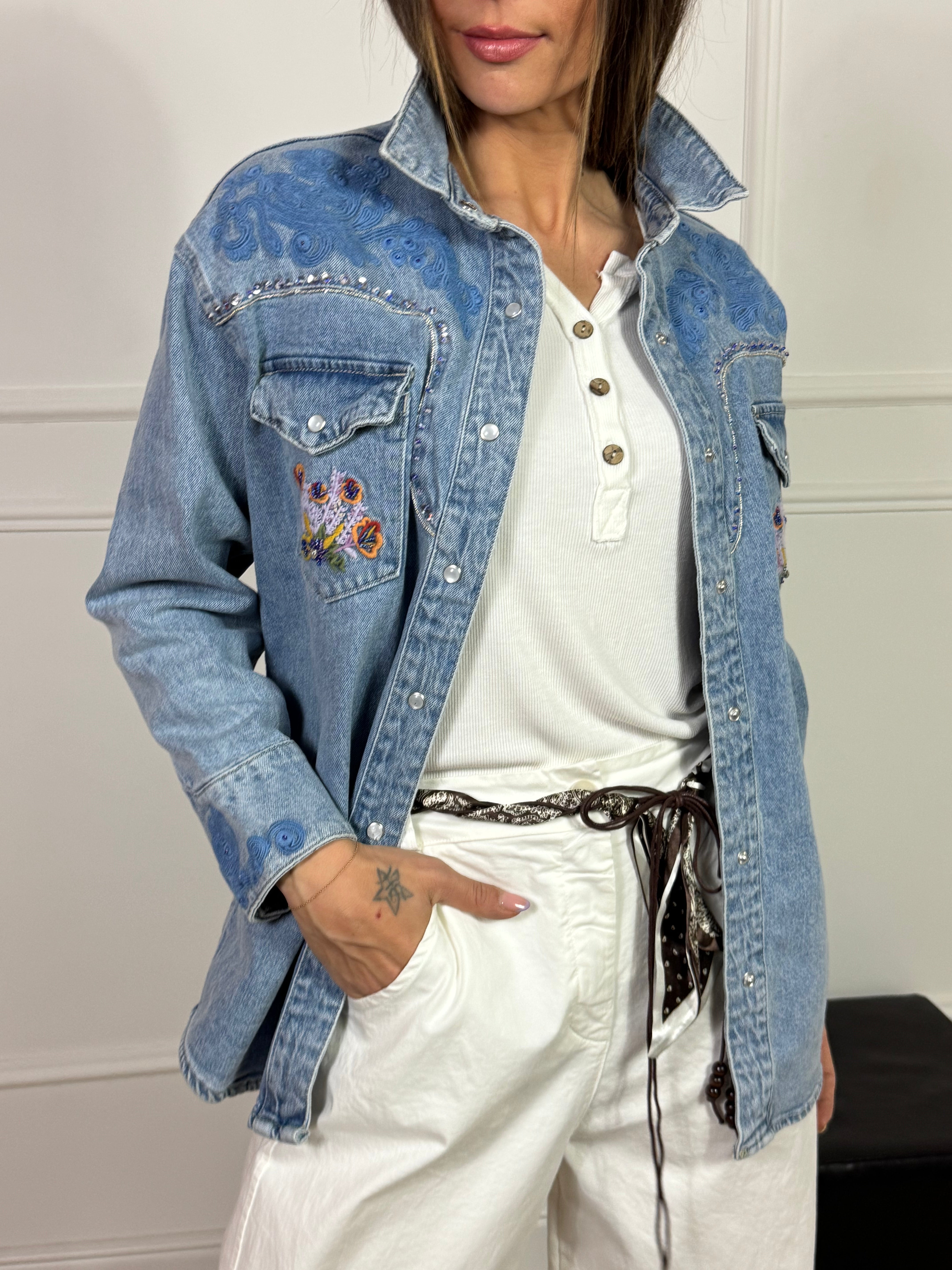 Giacca di jeans AZZURRA DENIM  lunga Victoria ILMH RICAMI E PAILLETTES