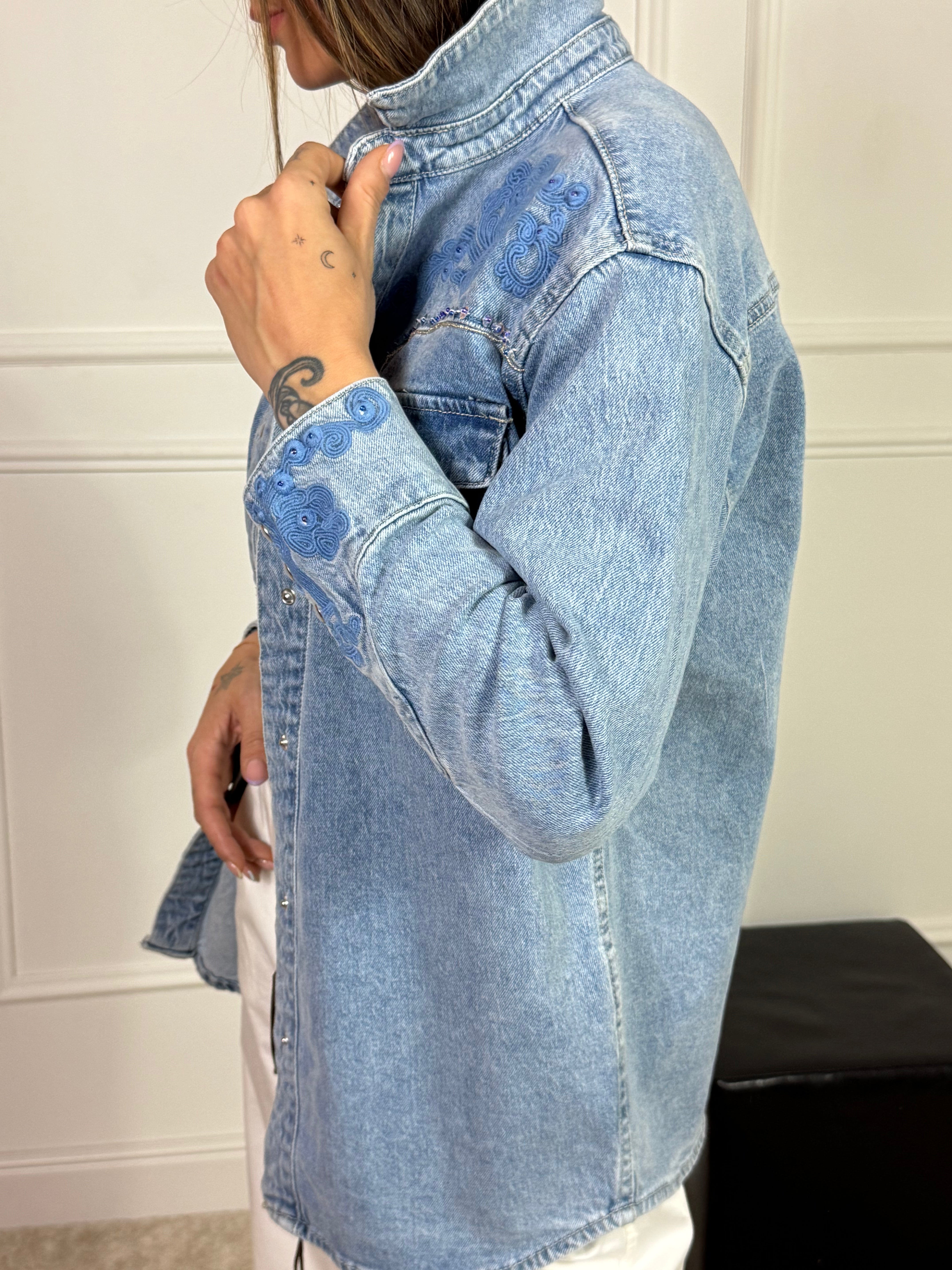 Giacca di jeans AZZURRA DENIM  lunga Victoria ILMH RICAMI E PAILLETTES