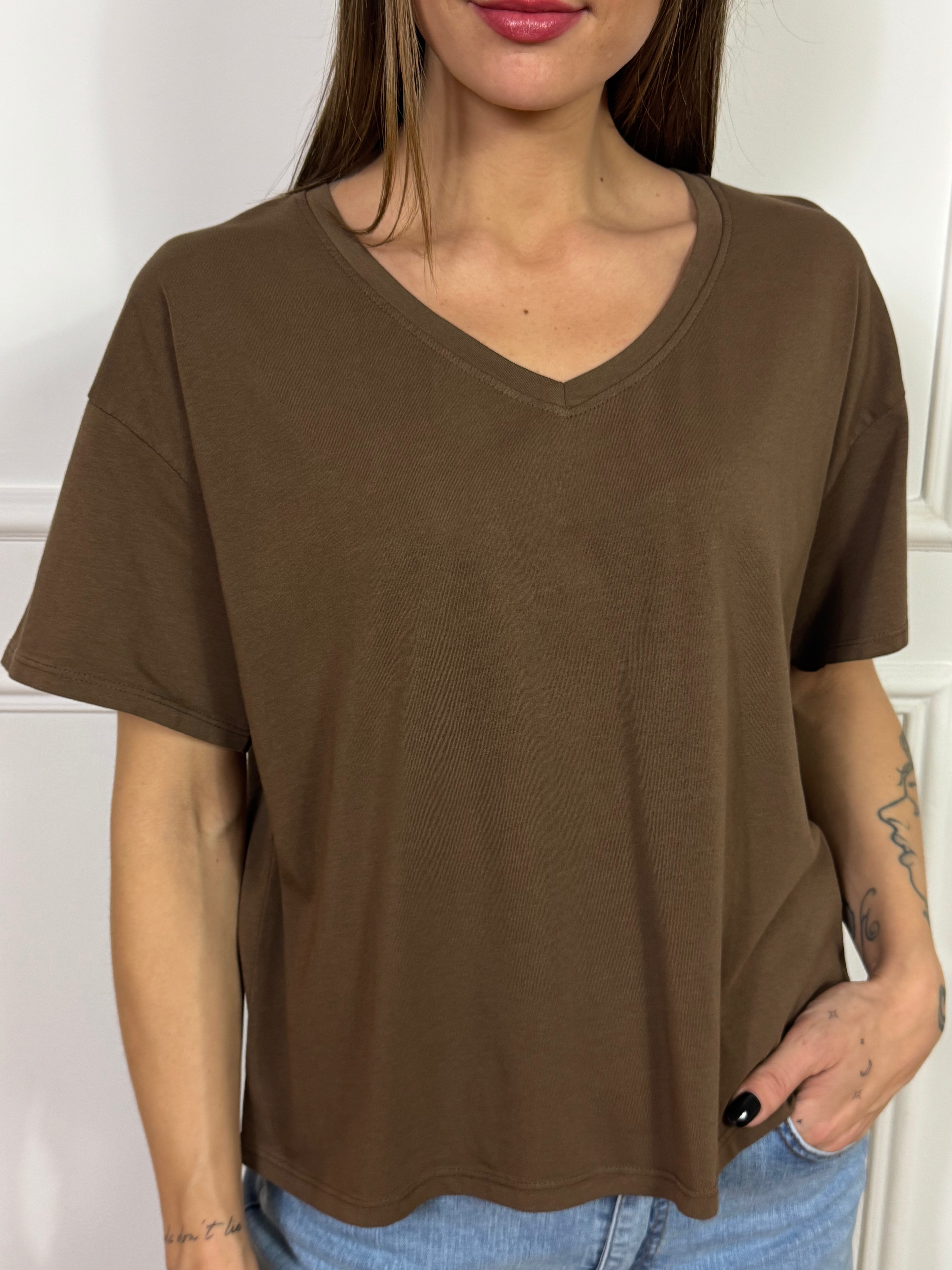 T-shirt scollo "V"  scatoletta HAVE ONE