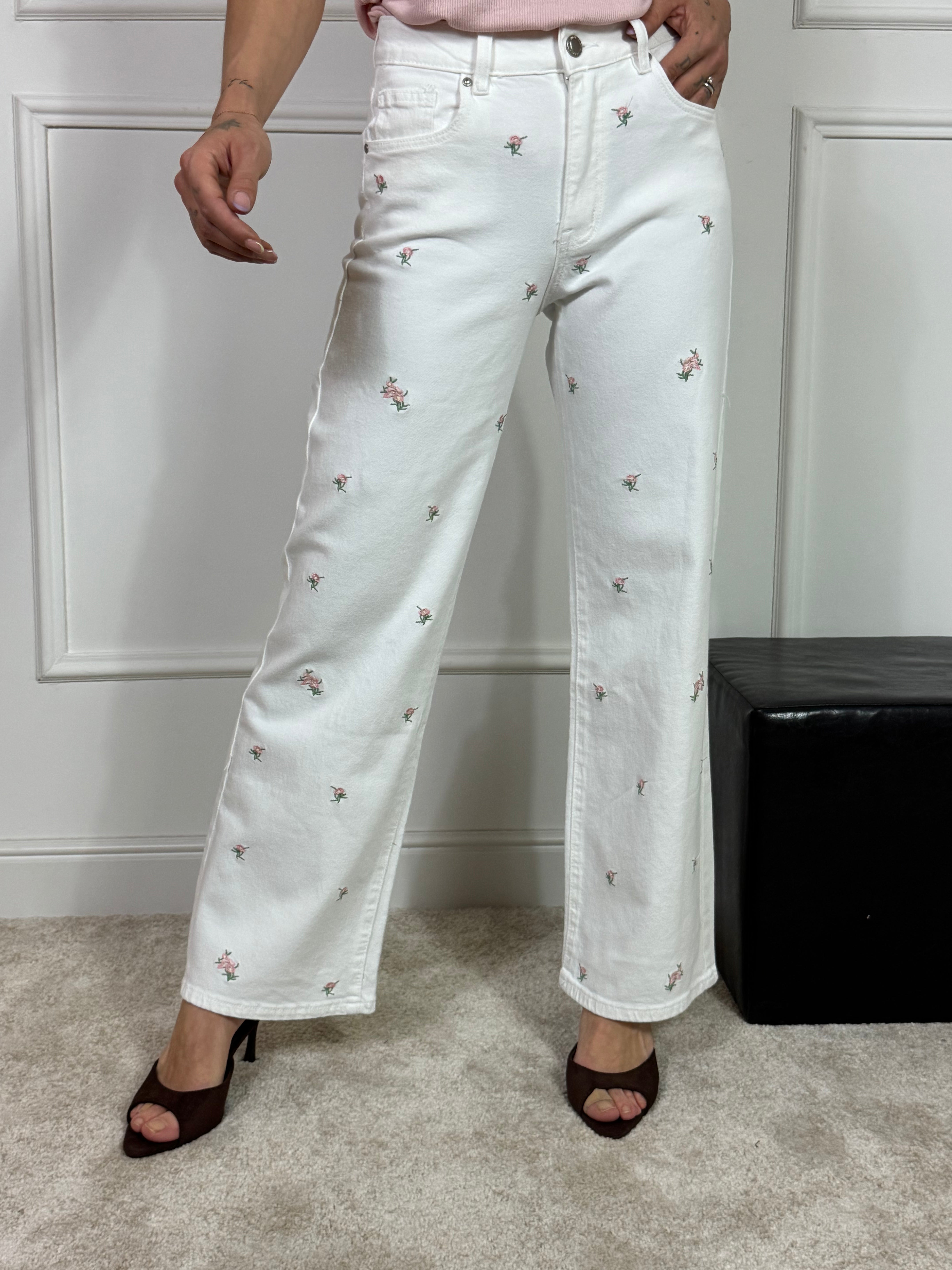 Jeans bianco FLARED Victoria ILMH ricamo fiori