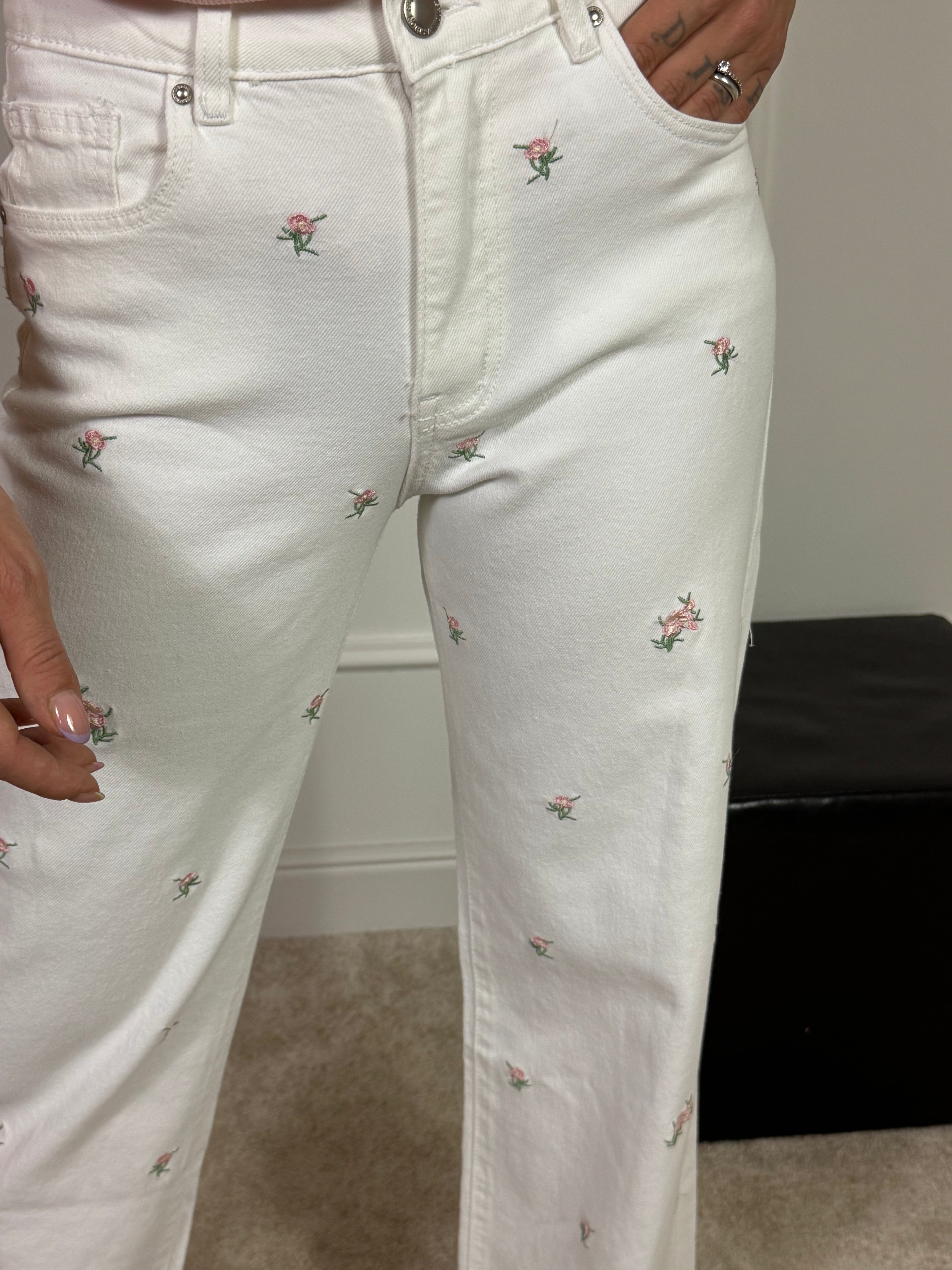Jeans bianco FLARED Victoria ILMH ricamo fiori