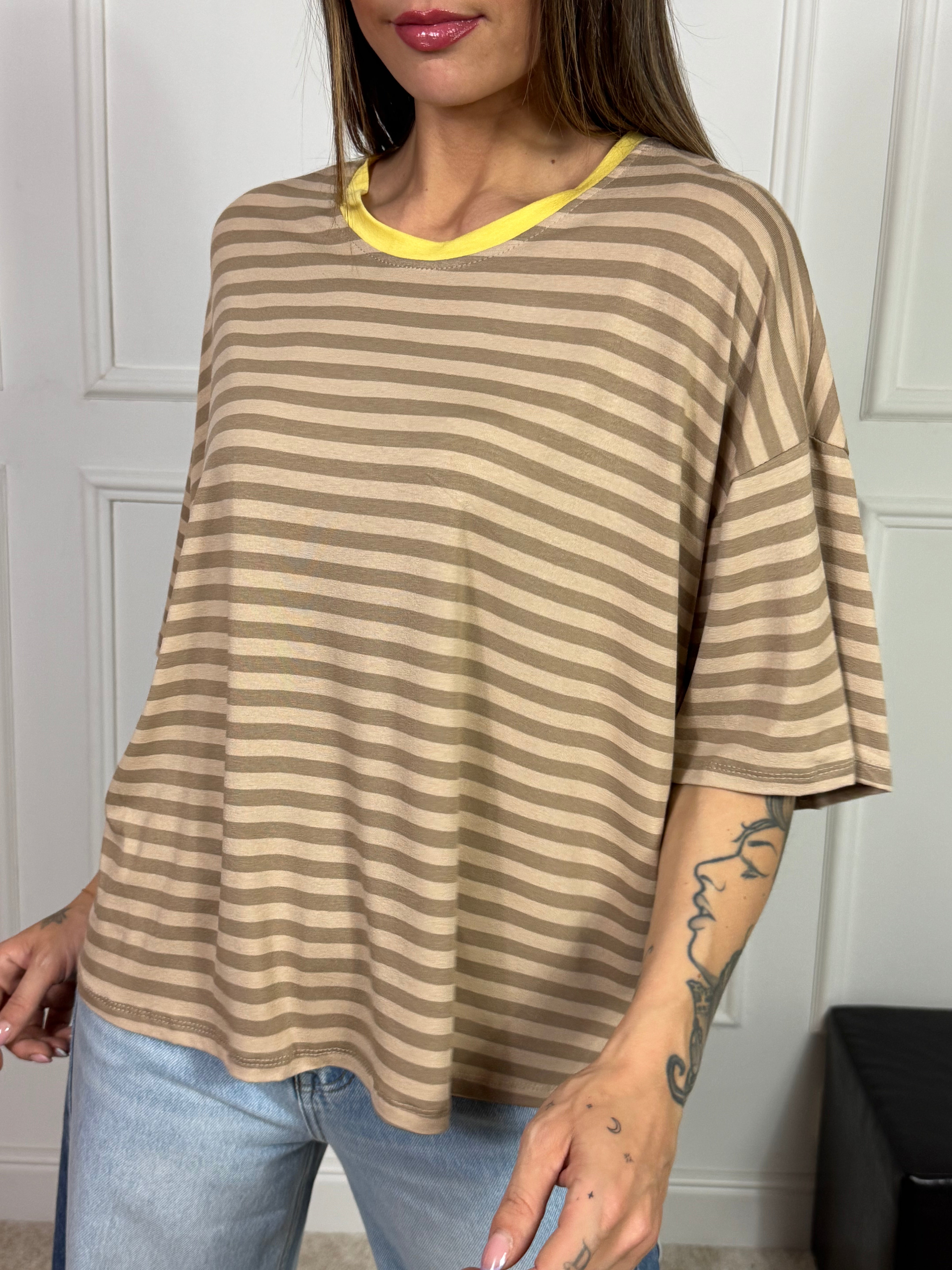 Maglia t-shirt oversize Victoria ILMH RIGHE SOTTILI, SCOLLO A CONTRASTO