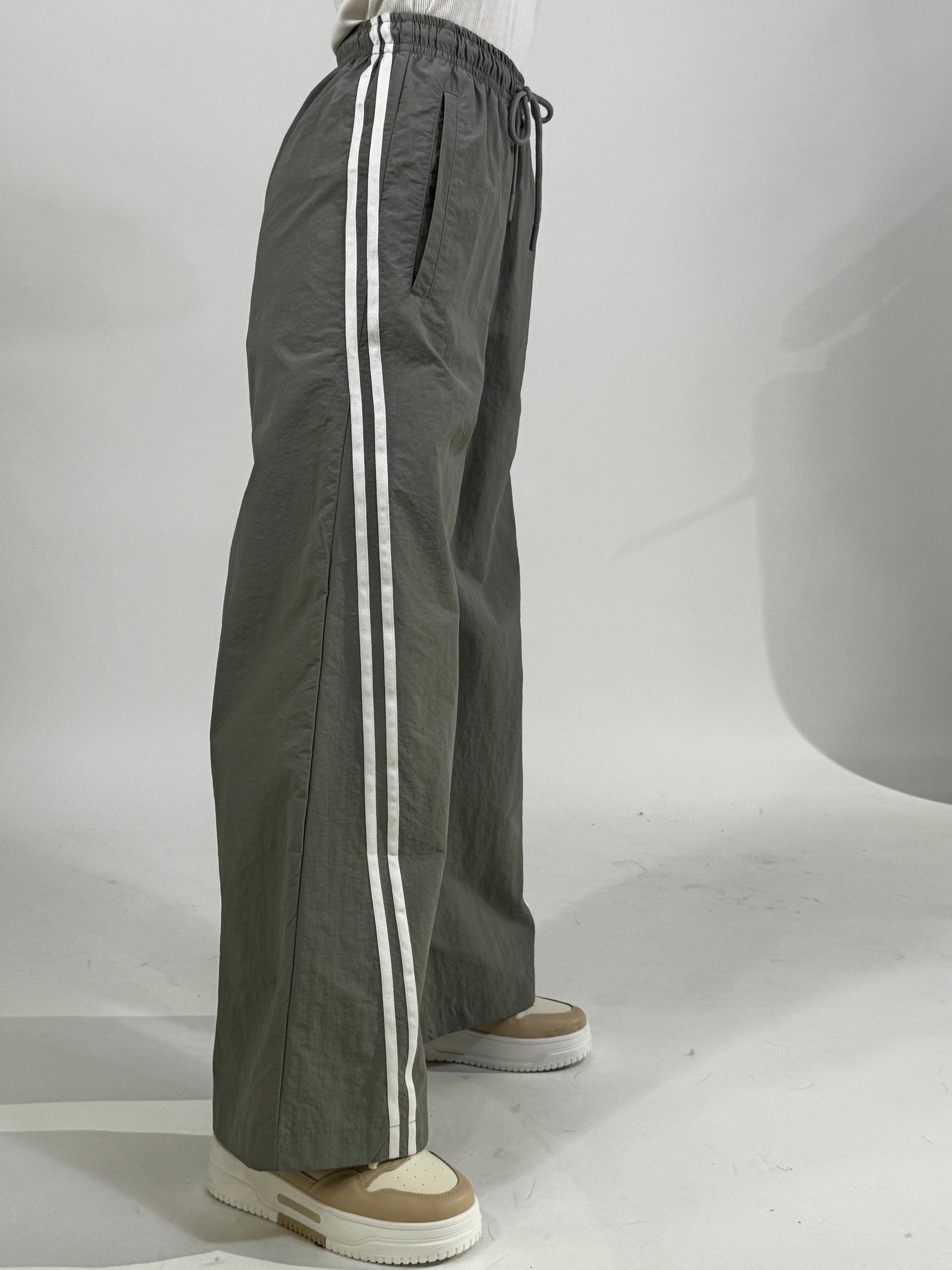 Pantalone in nylon leggero Victoria ILMH con bande laterali e coulisse