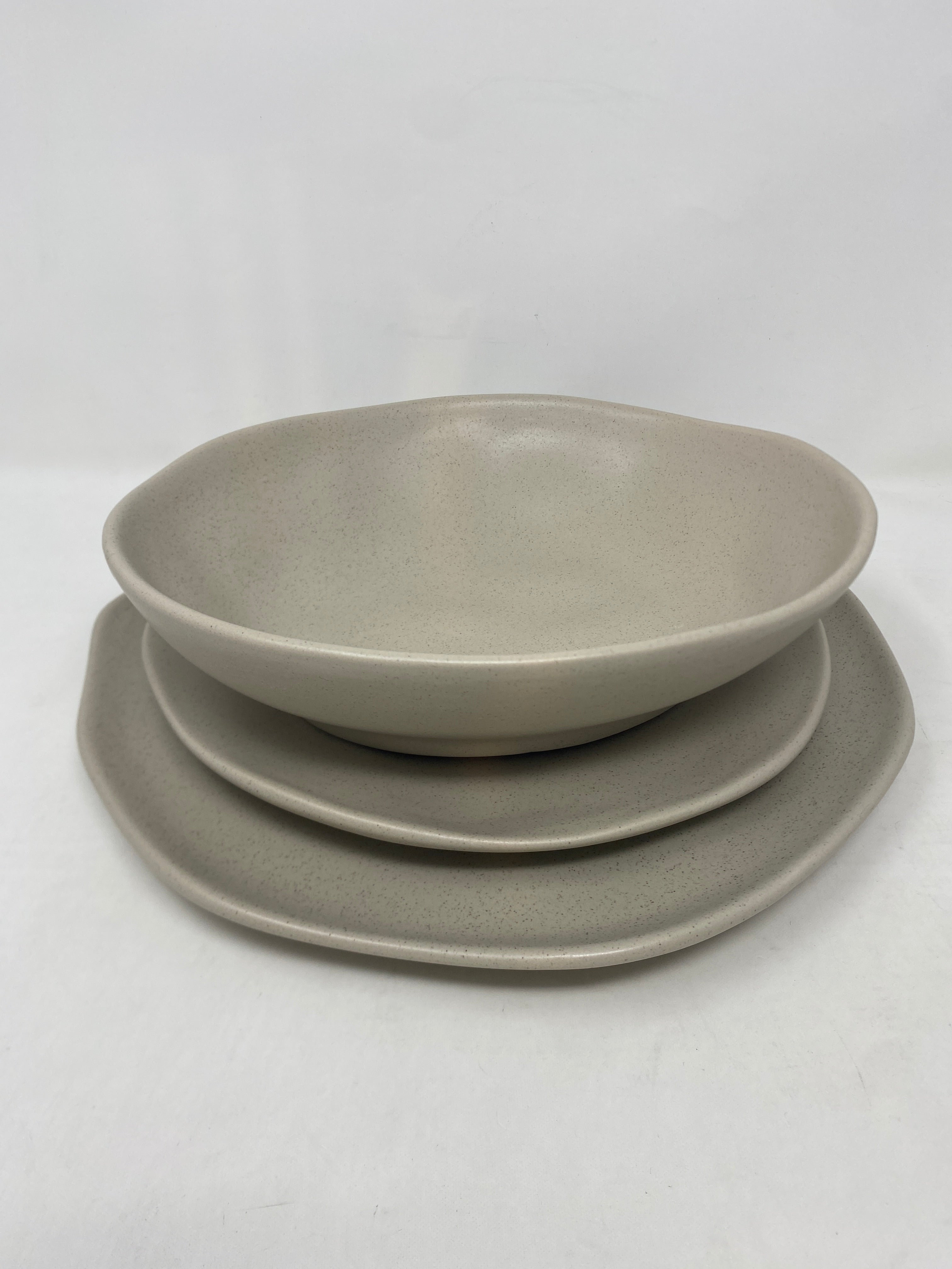 Piatti set 18pz vaniglia / grafite GRECIA