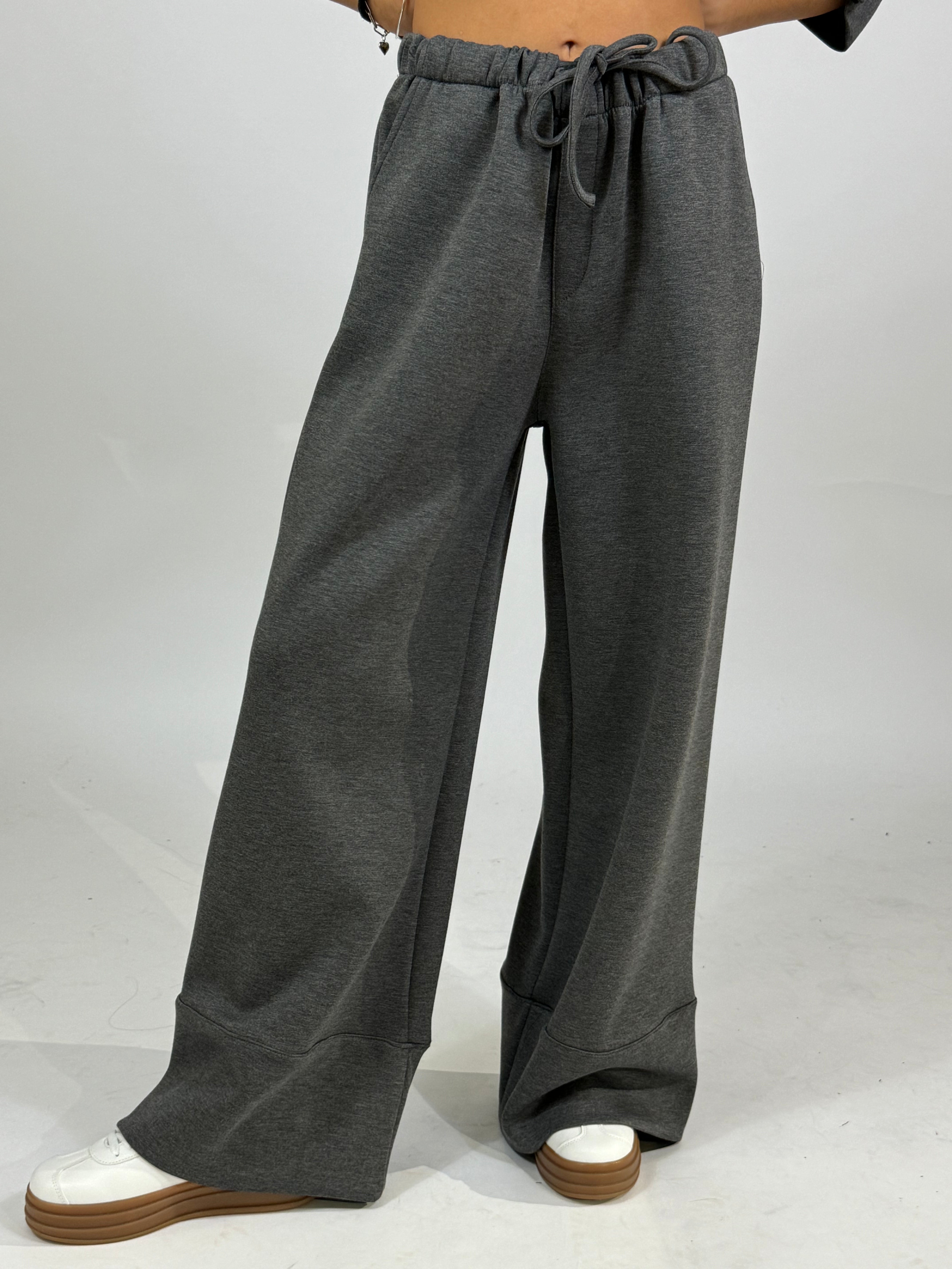 Pantalone con coulisse Victoria ILMH in tessuto tecnico elasticizzato con bordo alto