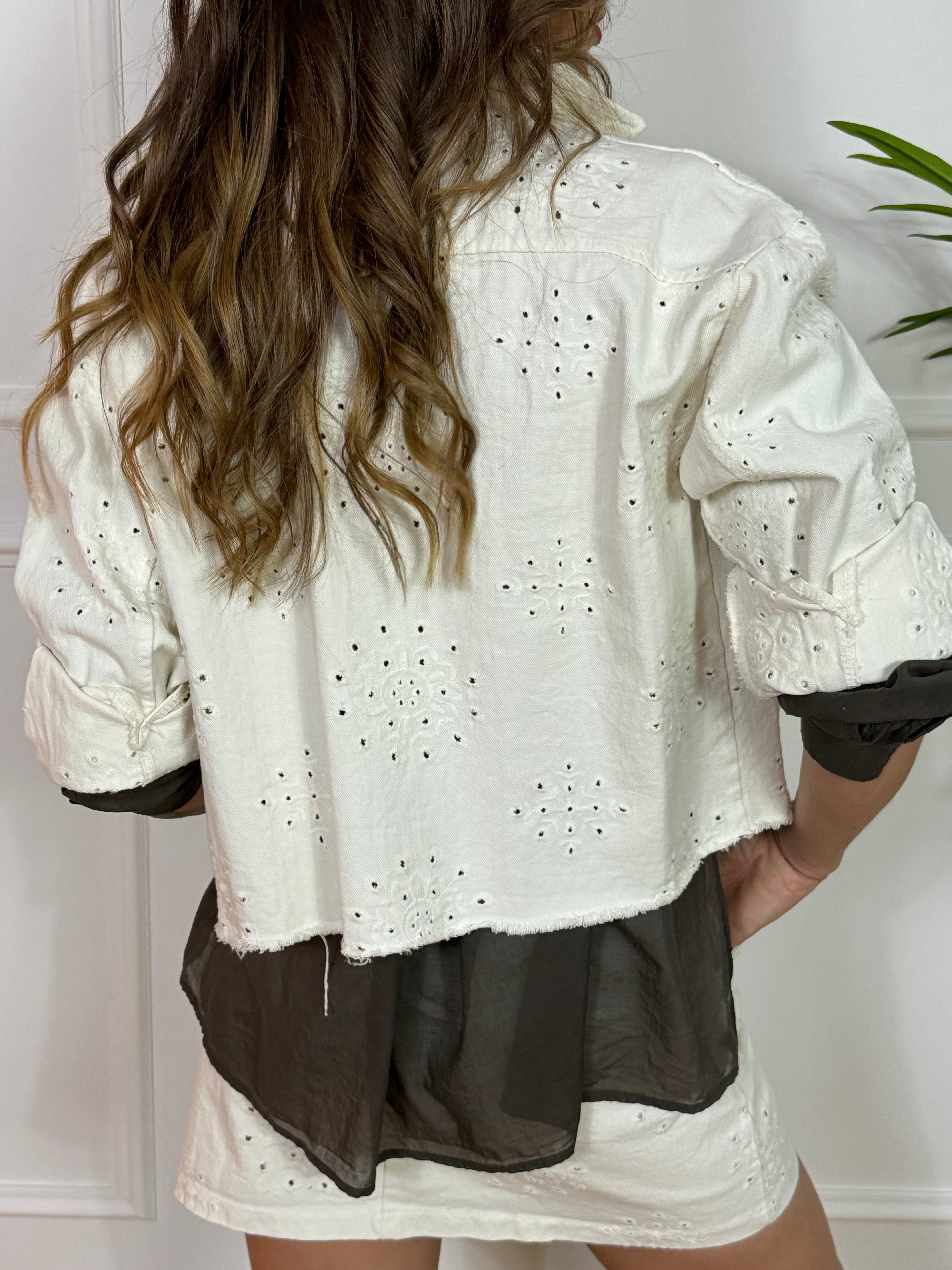 Giacca Kikisix effetto denim con ricamo sangallo