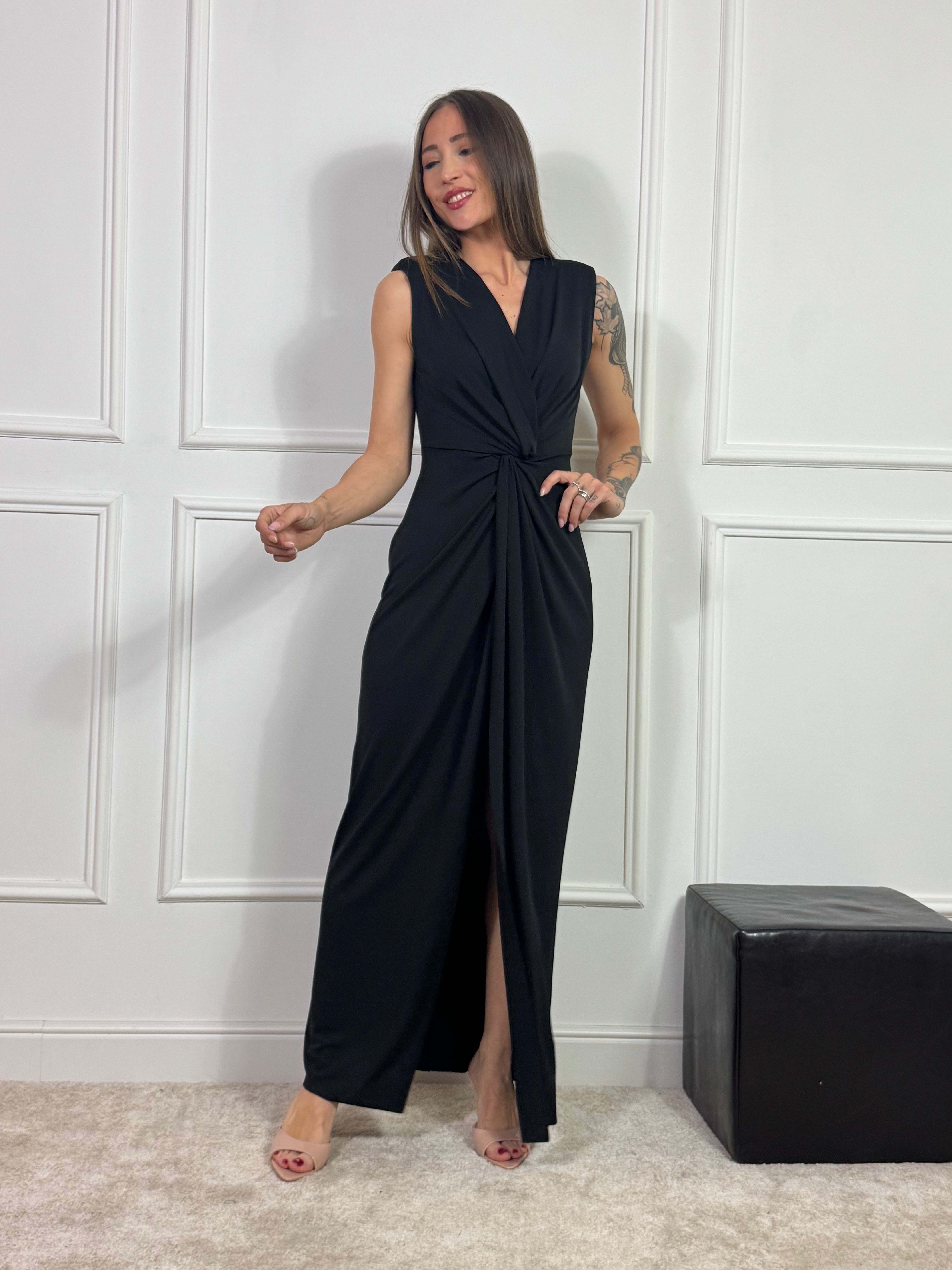 Abito smanicato lungo con spacco frontale Susy Mix con nodo scollo