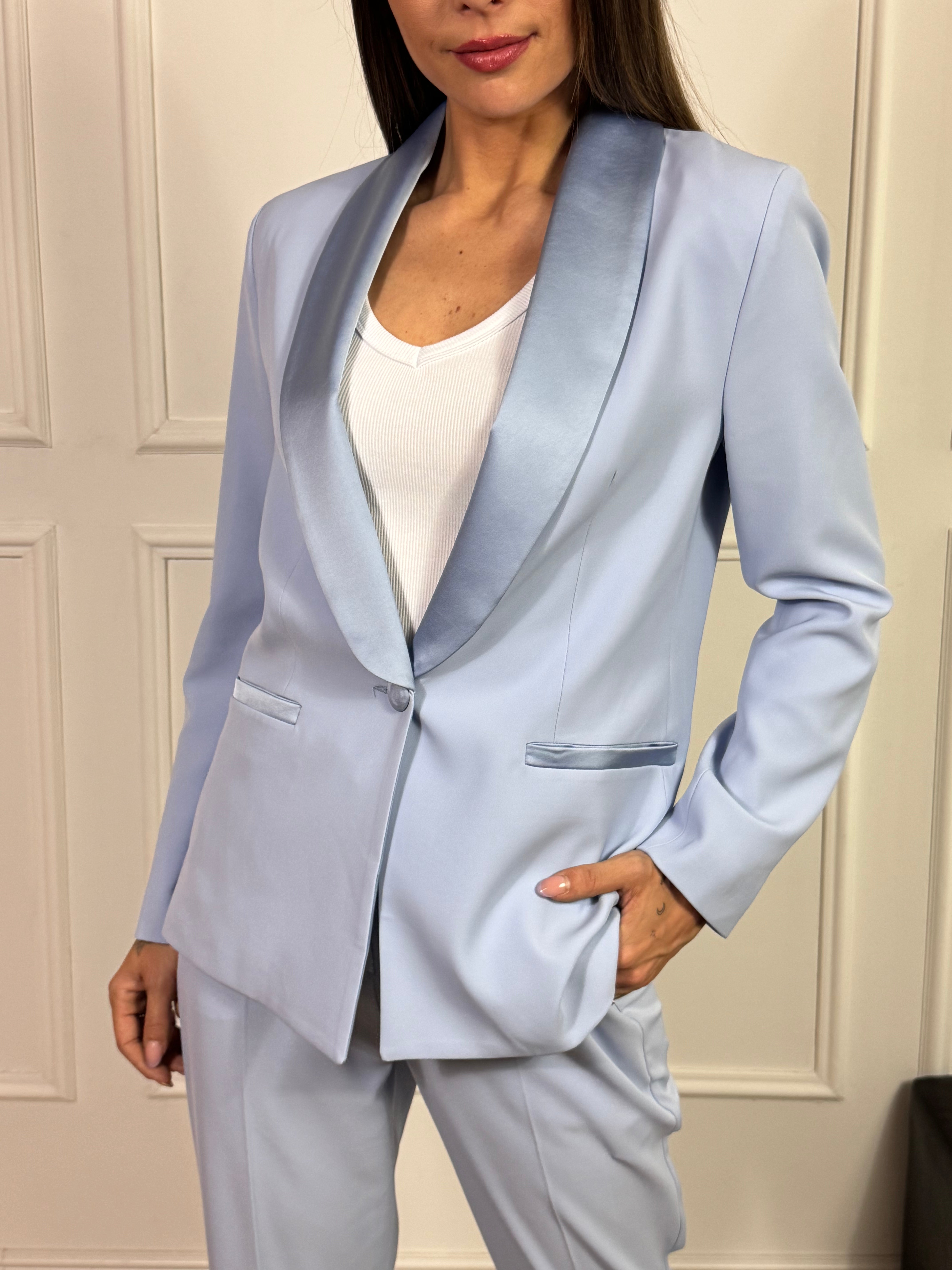 Completo tailleur Susy Mix GIACCA DETTAGLI RASO + PANTALONE STRAIGHT
