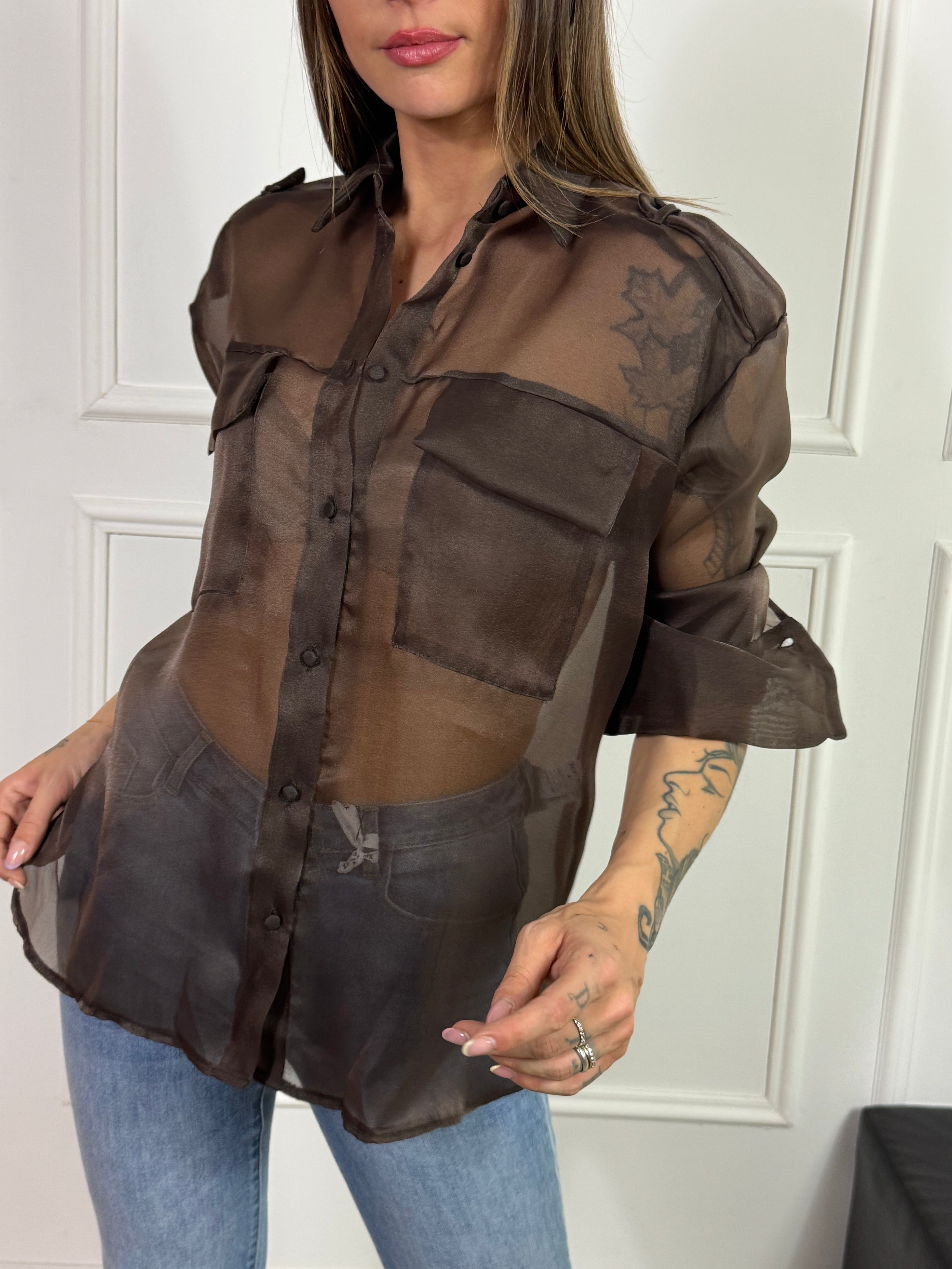 Camicia in organza Susy Mix spallini militari con tasche frontali