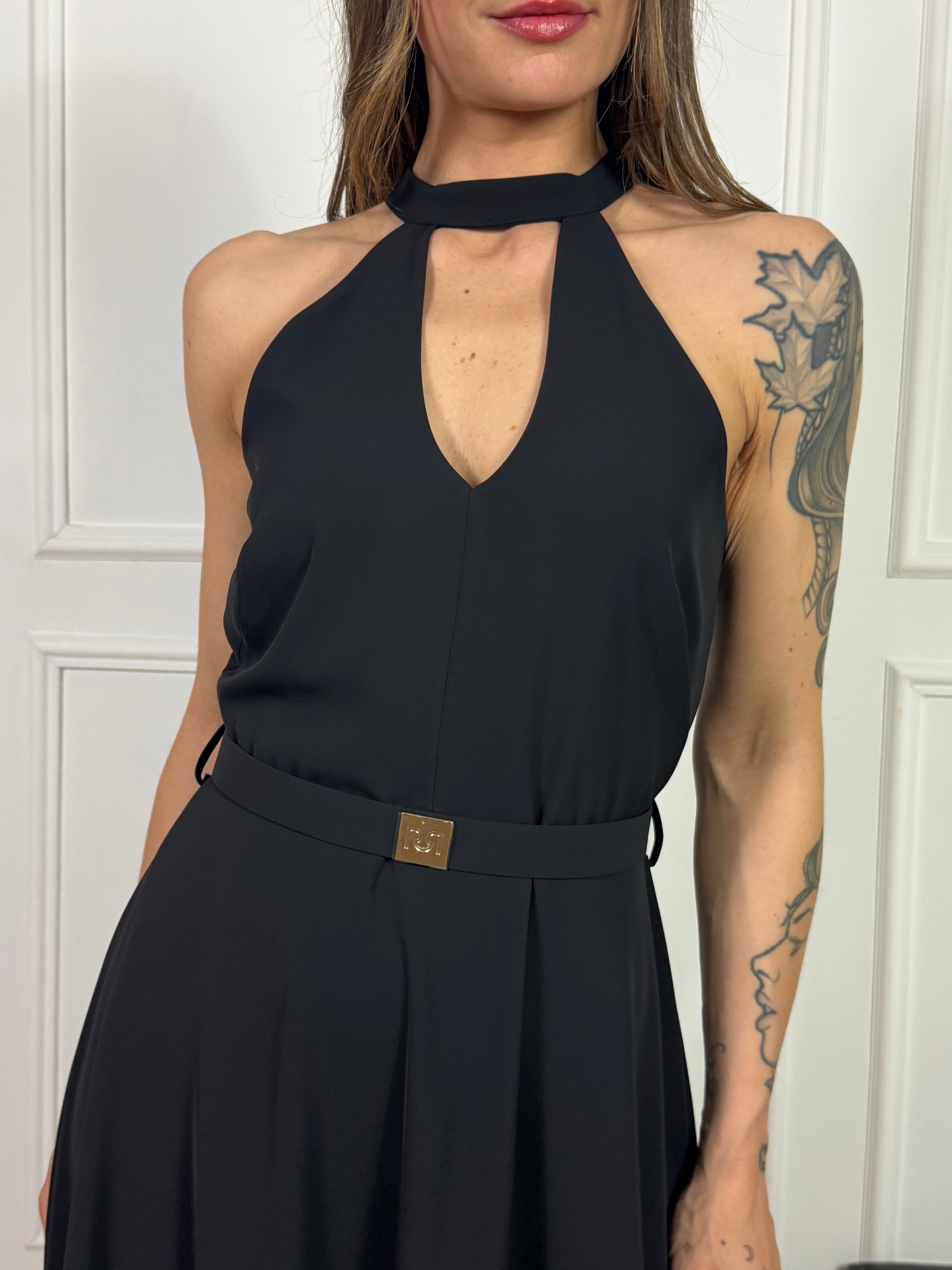 Abito Rinascimento scollo goccia e scollo schiena con fiocco