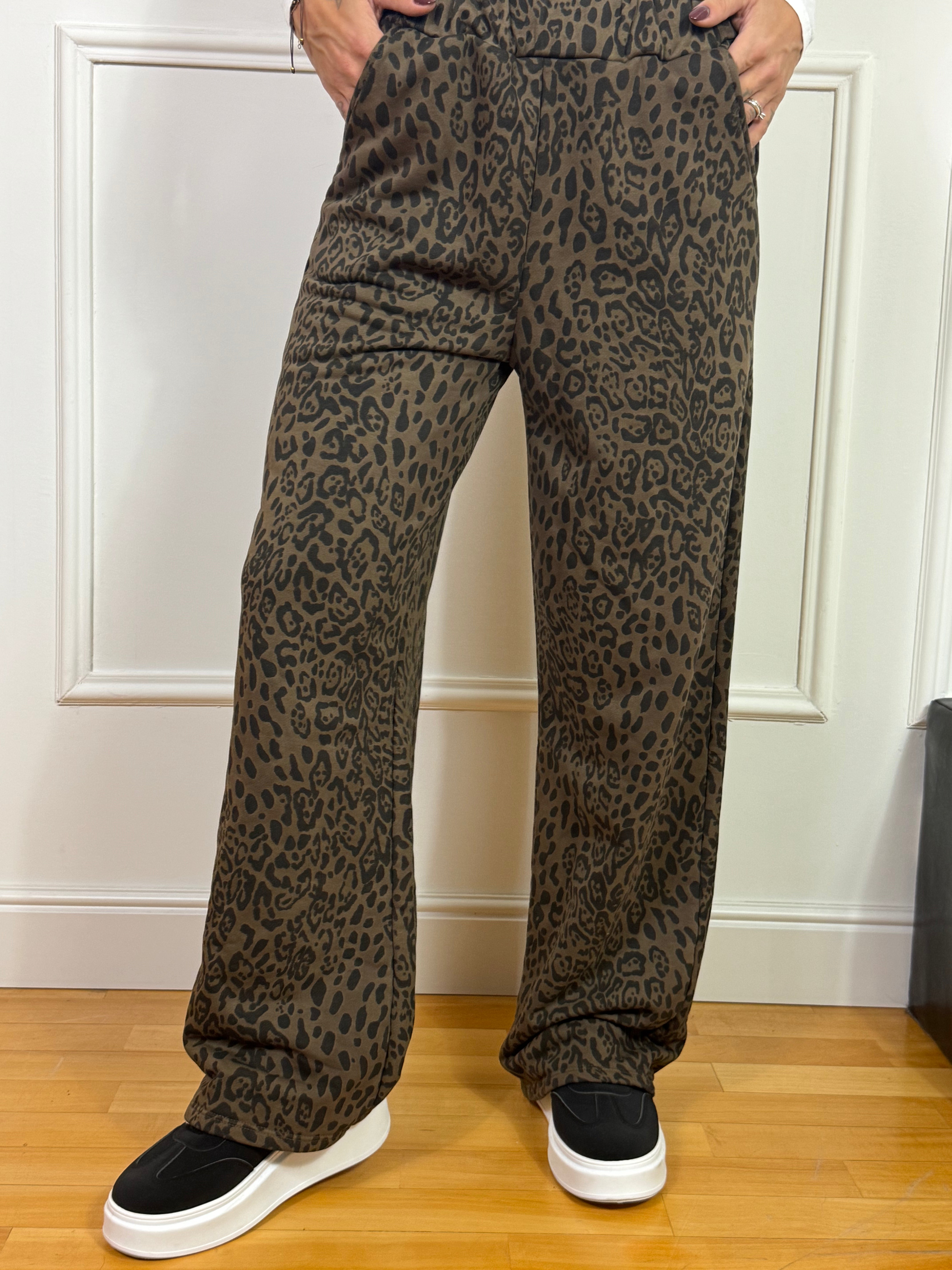 Pantalone in felpa garzata wide leg Susy Mix maculato