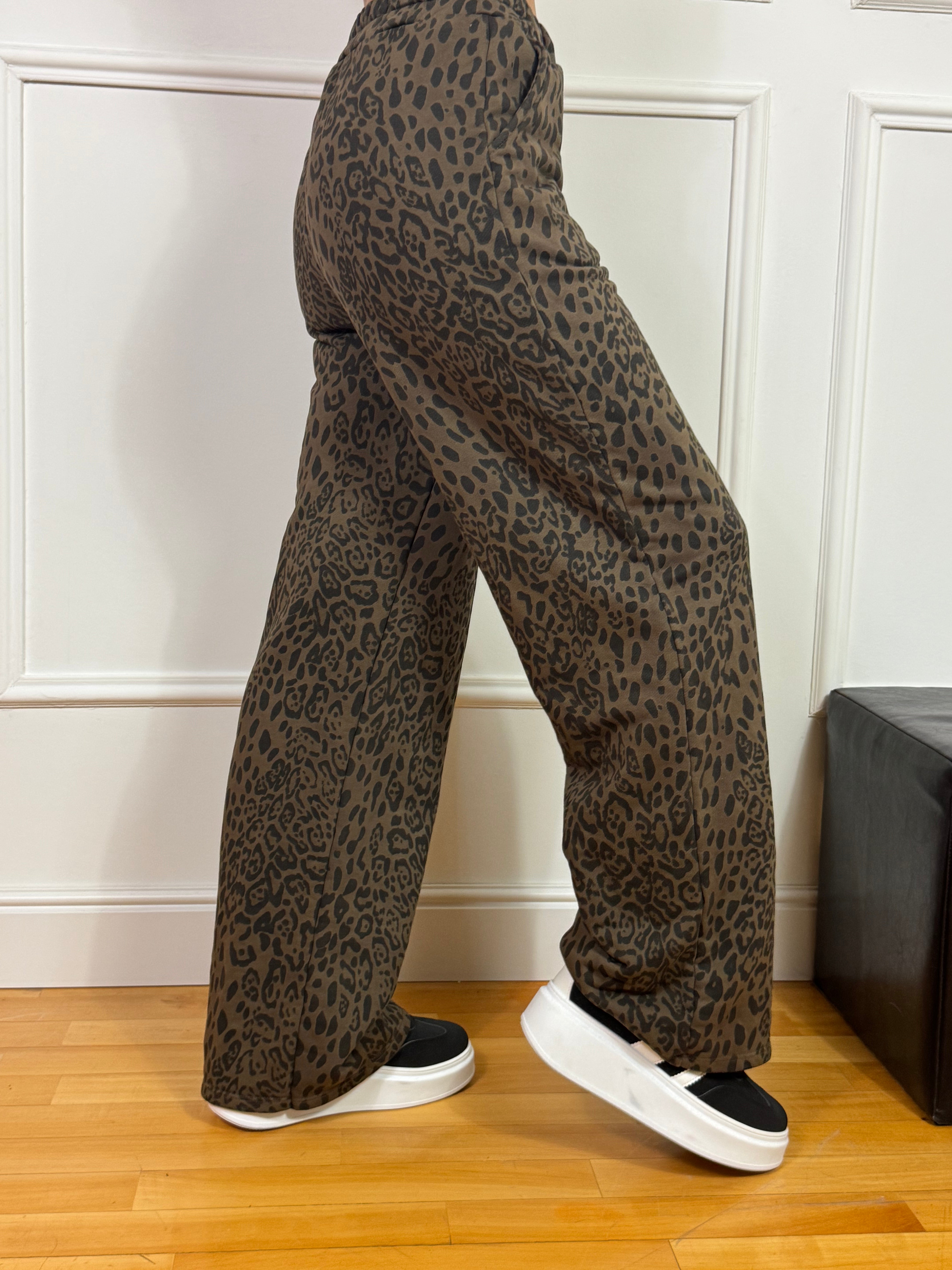 Pantalone in felpa garzata wide leg Susy Mix maculato