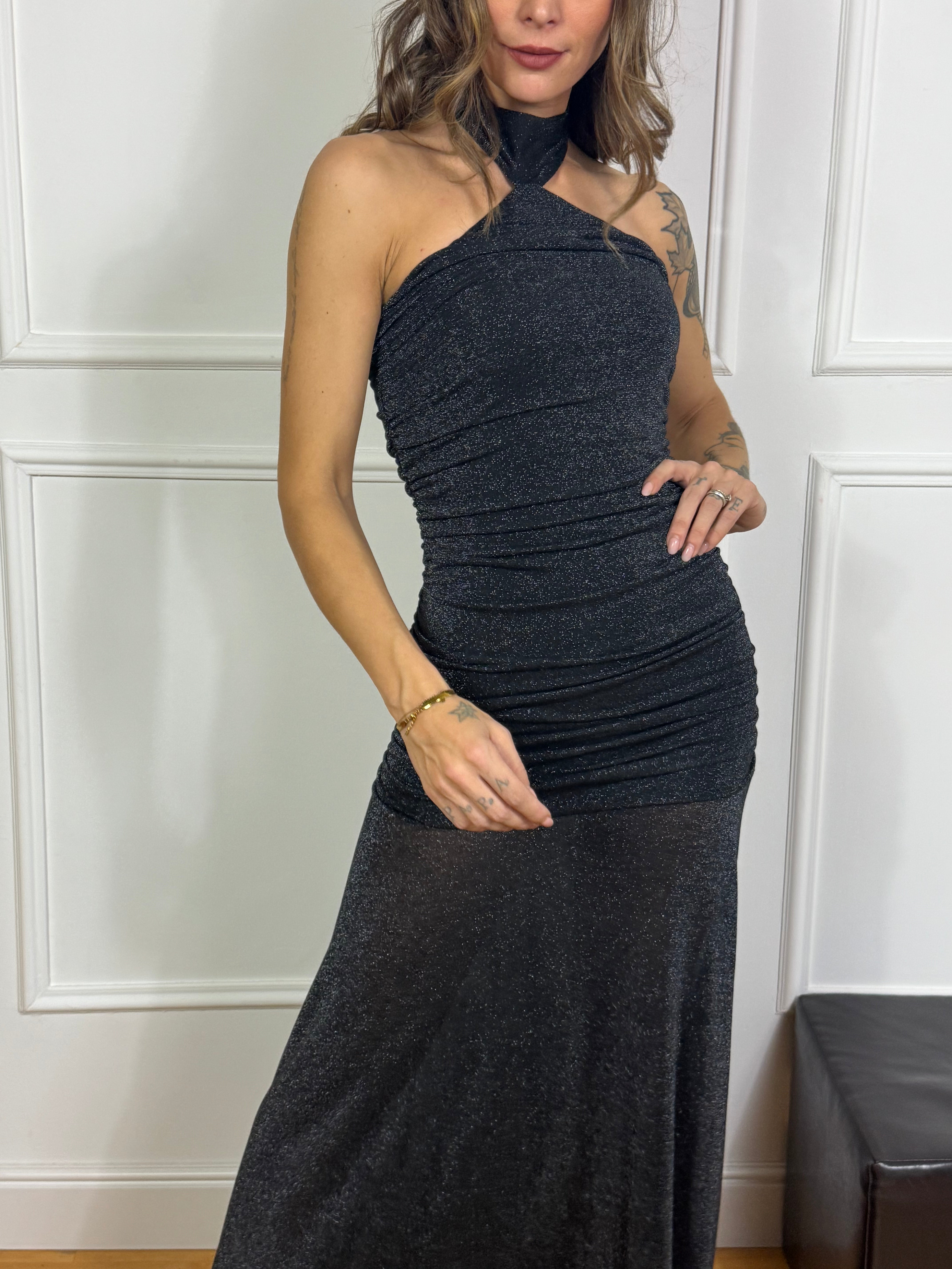 Abito lungo Victoria ILMH in lurex con drappeggi e scollo schiena