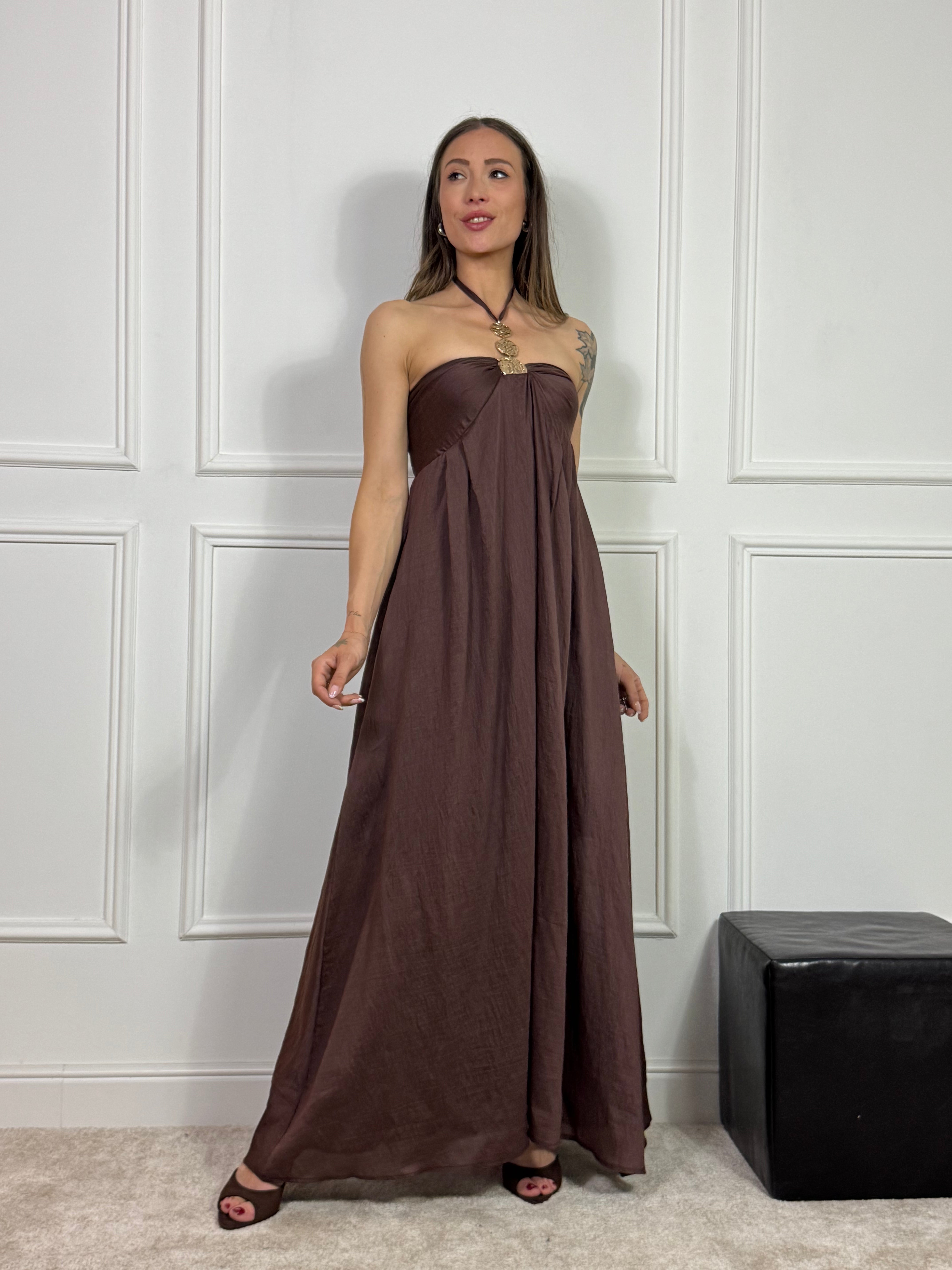 ABITO LUNGO Rinascimento con ornamento in metallo