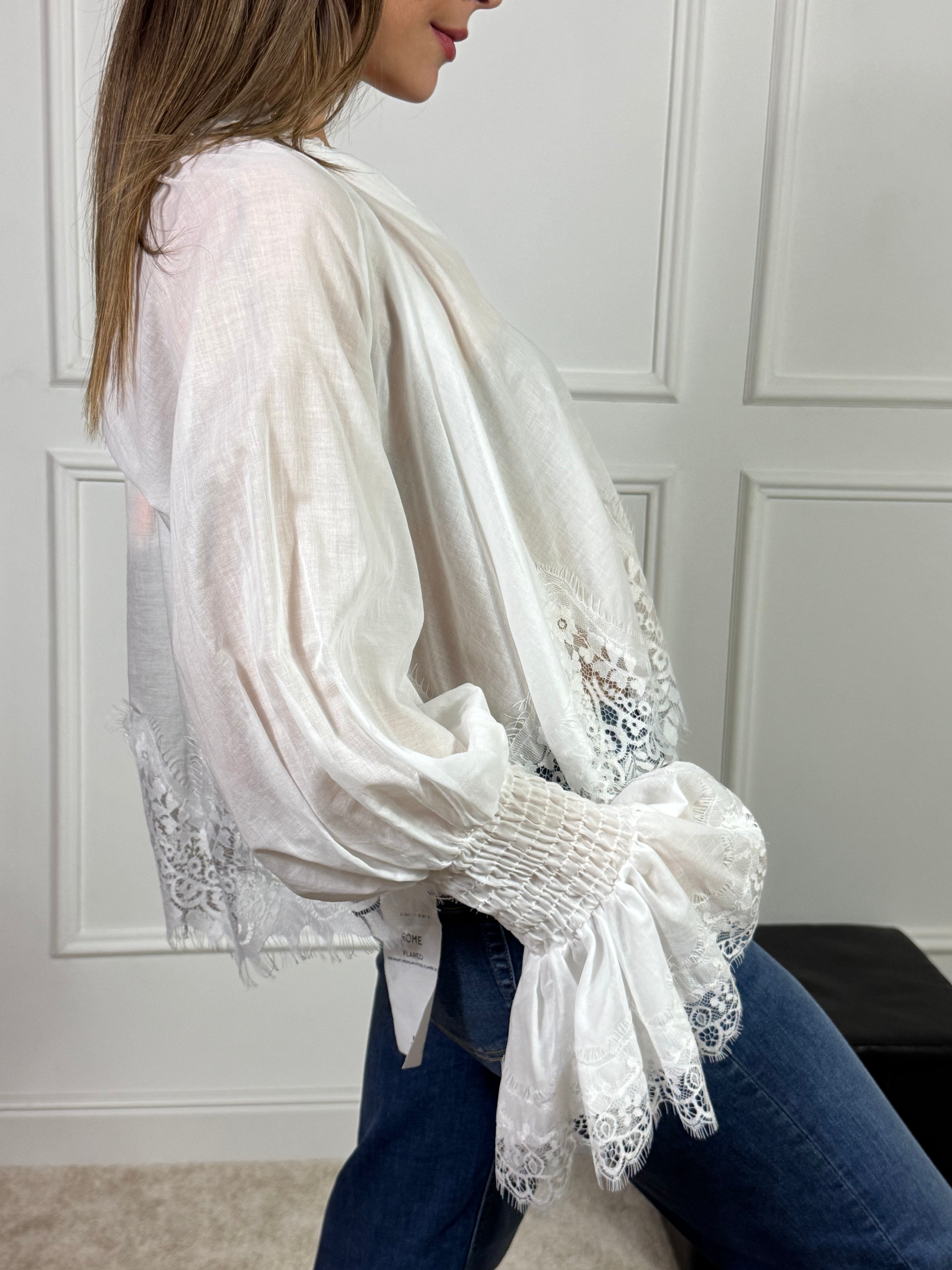 Camicia blusa a scatoletta Tensione In con pizzo e manica importante