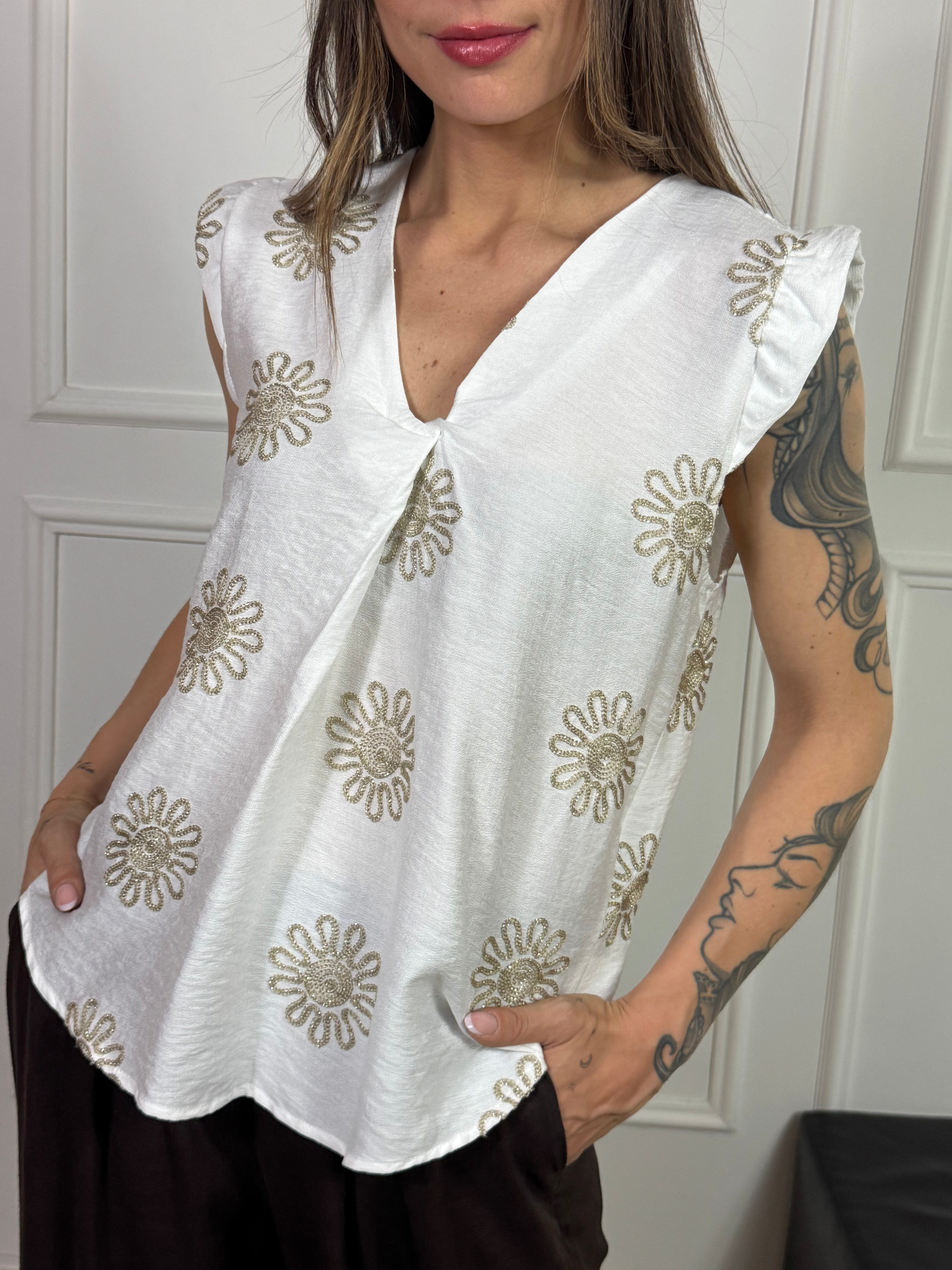 Camicia Victoria ILMH scollo V ricamo oro FIORI MANICHINA ACCENNATA - PINCE DAVANTI