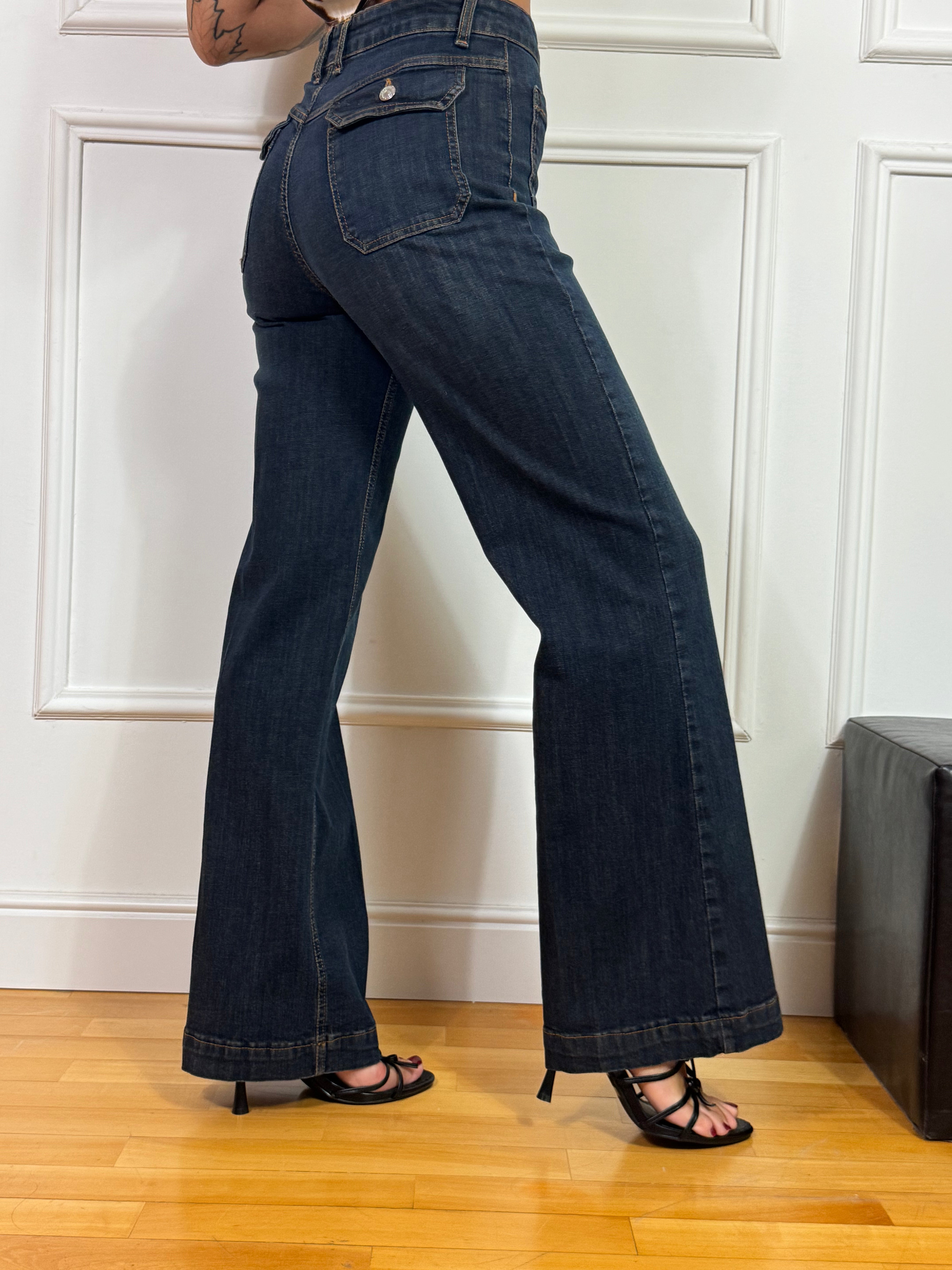 Jeans gamba dritta con taschini Susy Mix lavaggio scuro