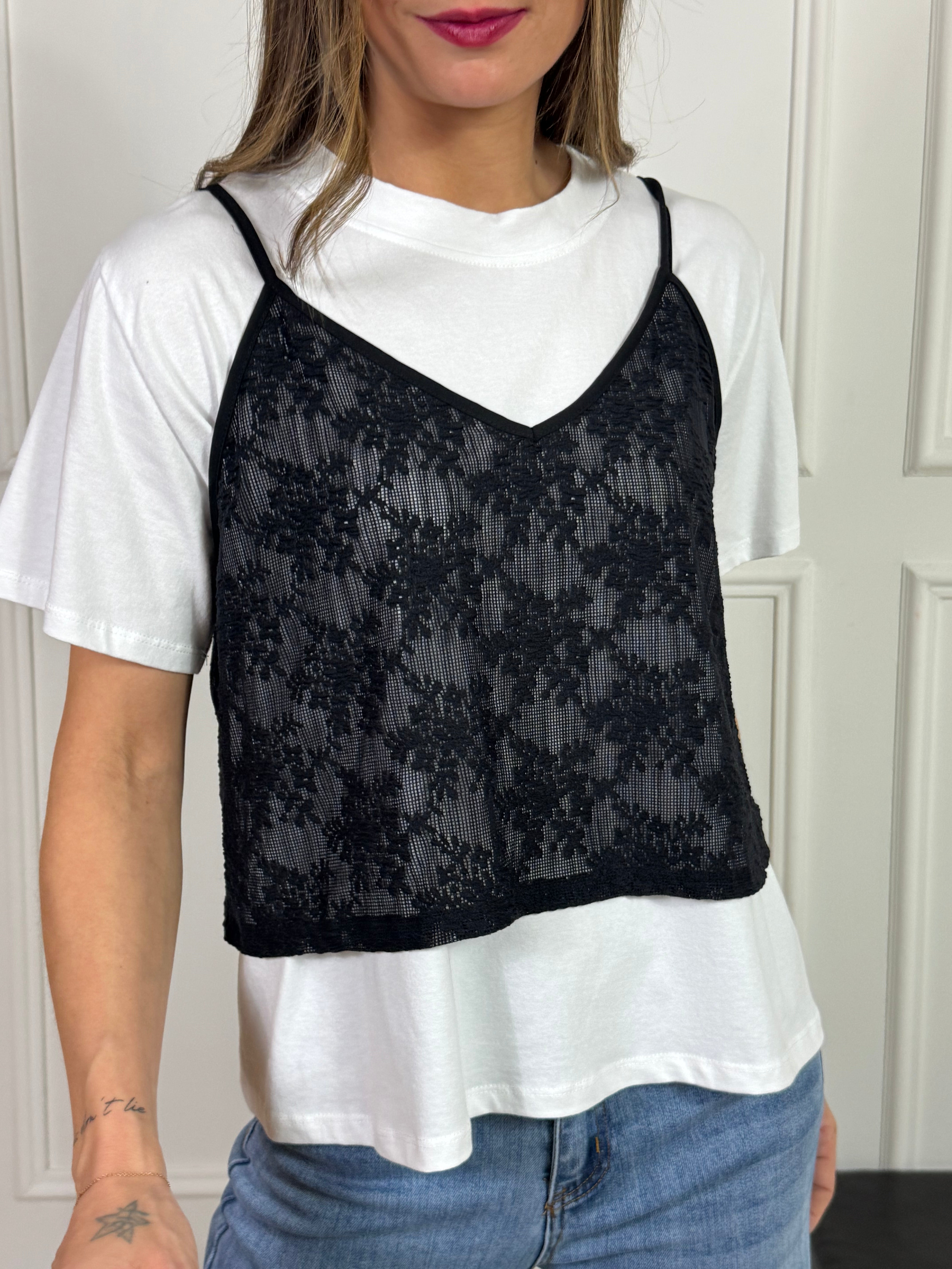 TOP in pizzo + t-shirt Kikisix