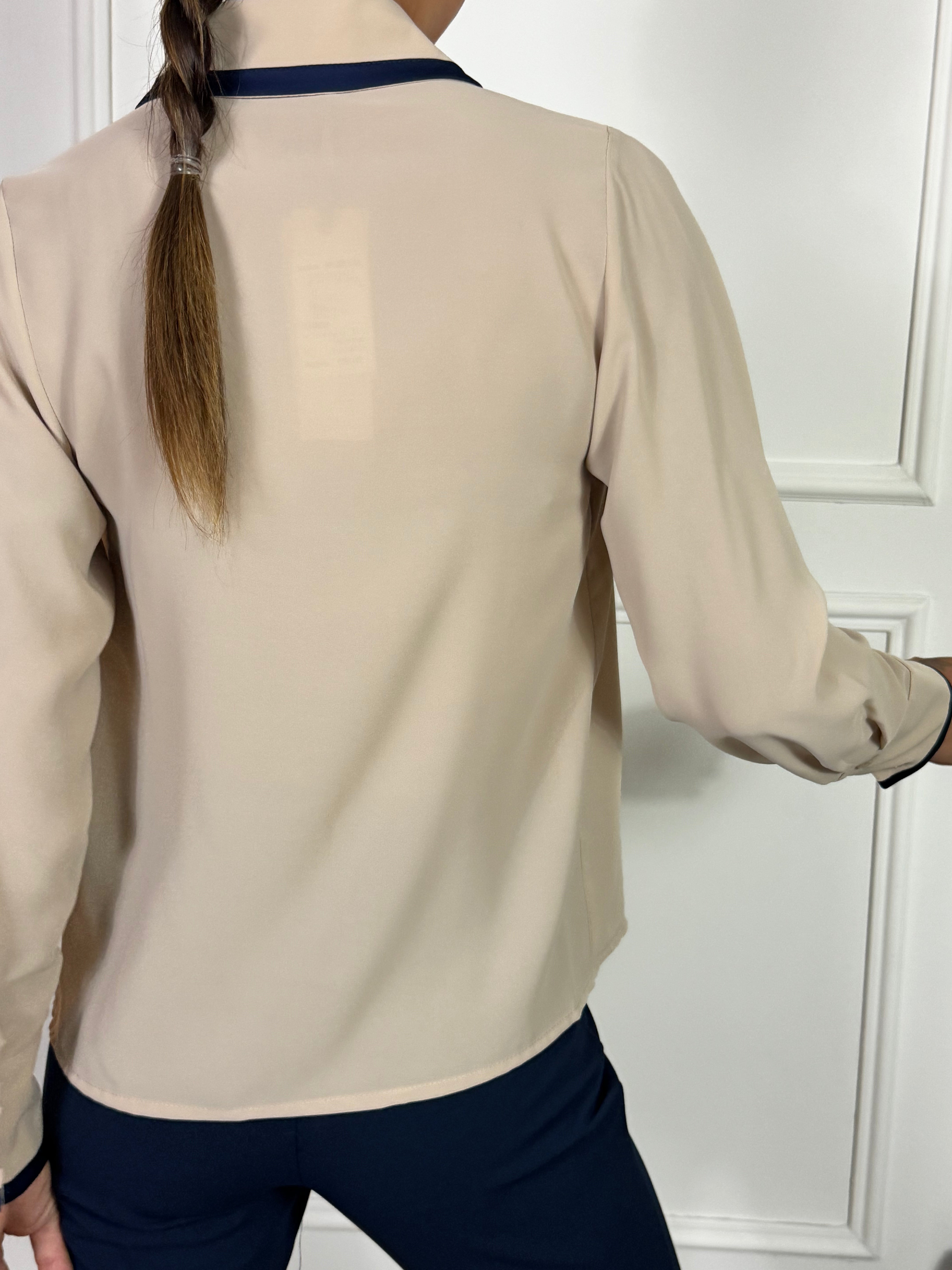 Camicia blusa Rinascimento con bordi a contrasto