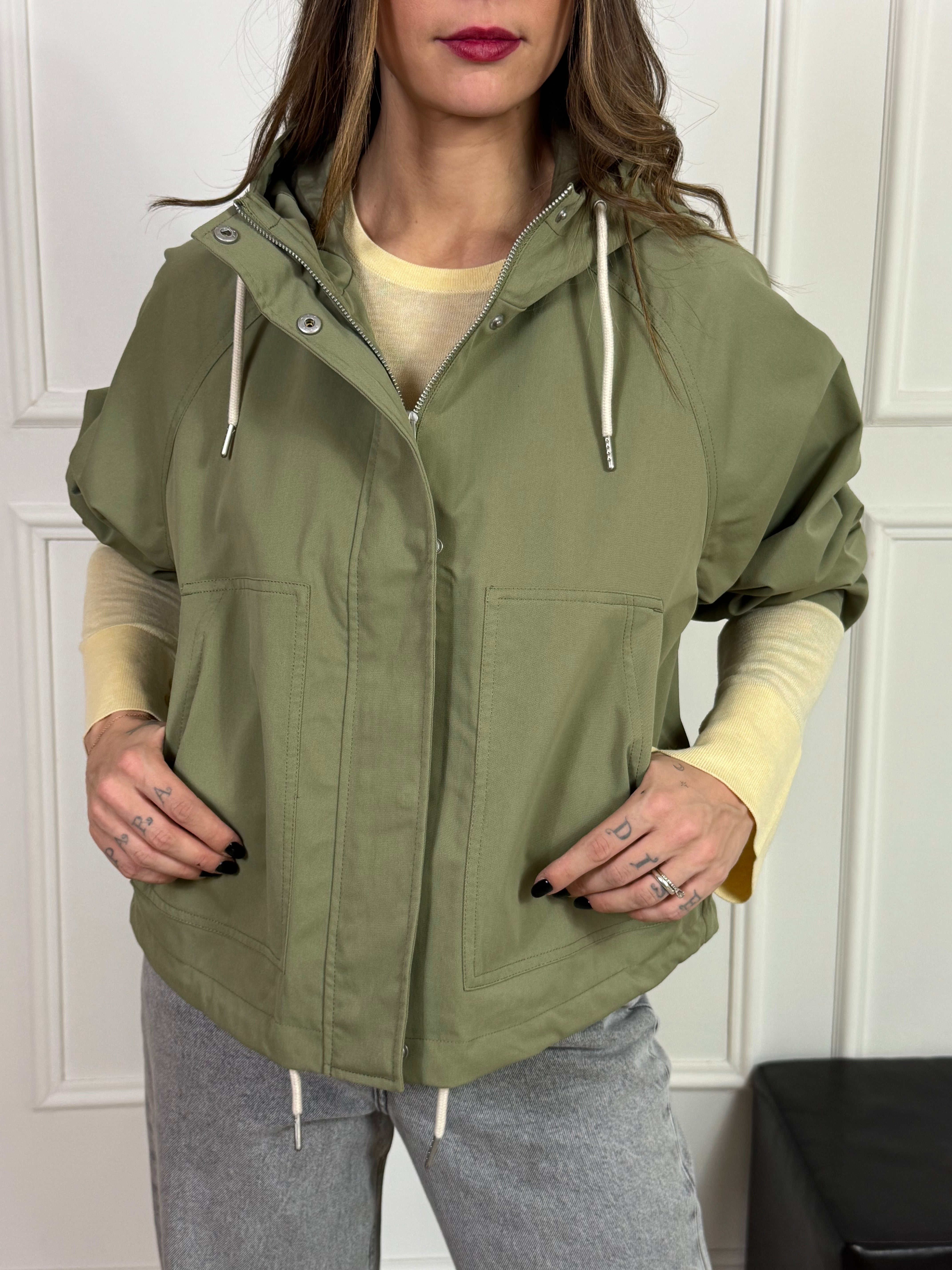 Giacca con cappuccio JJXX modello WILMA impermeabile