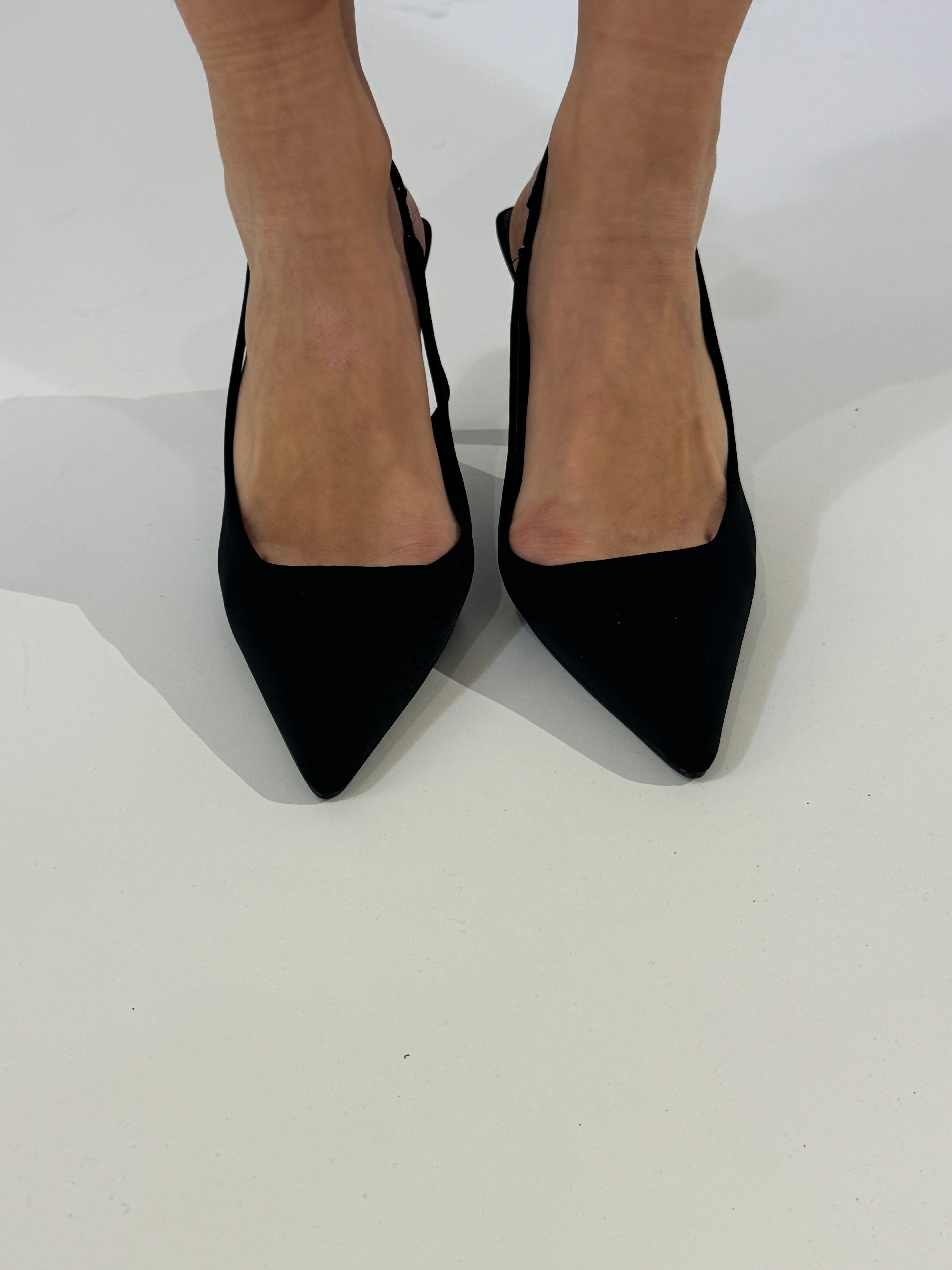 Scarpa slingback a punta in tessuto con tacco a rocchetto NERO
