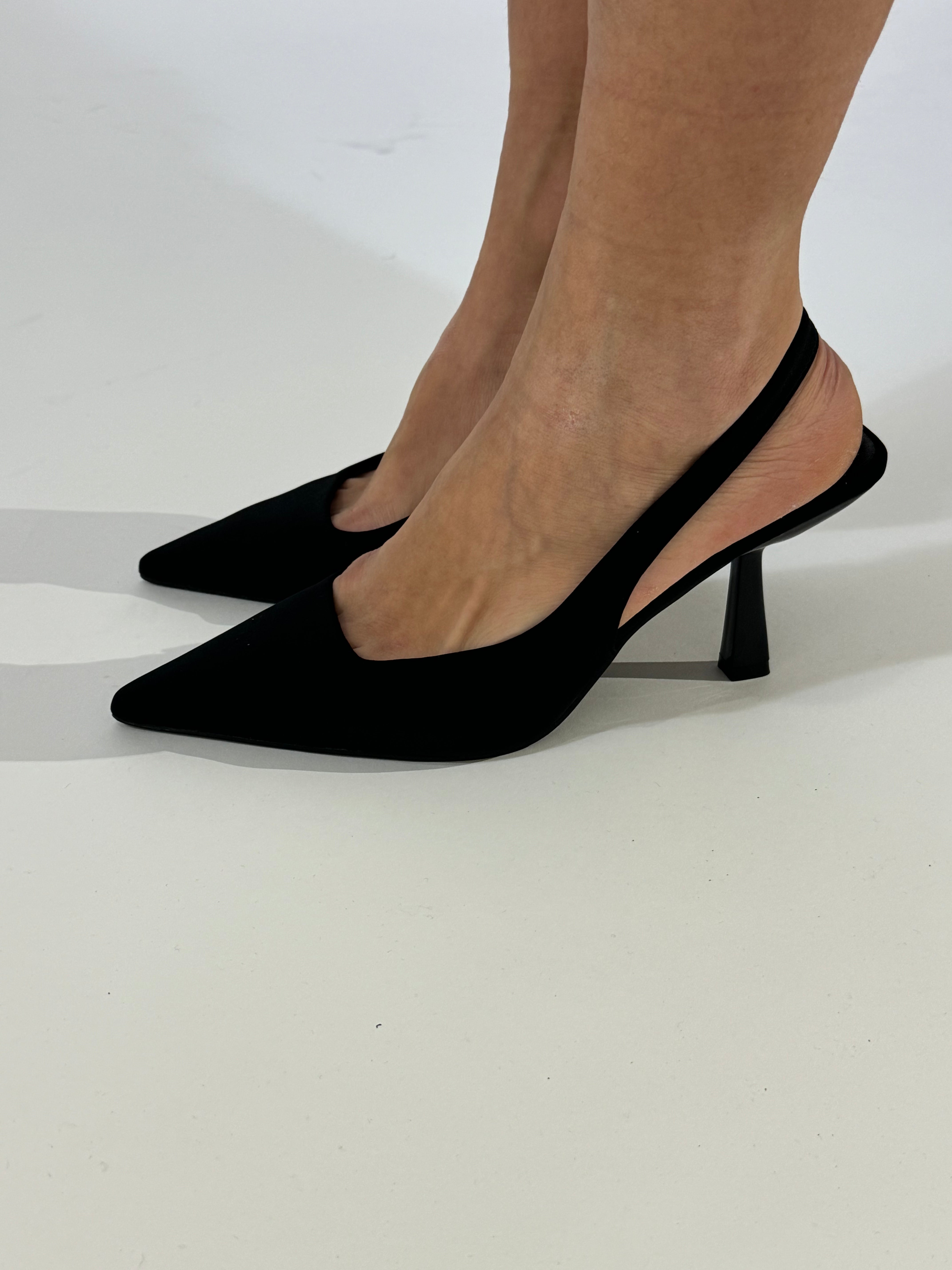 Scarpa slingback a punta in tessuto con tacco a rocchetto NERO