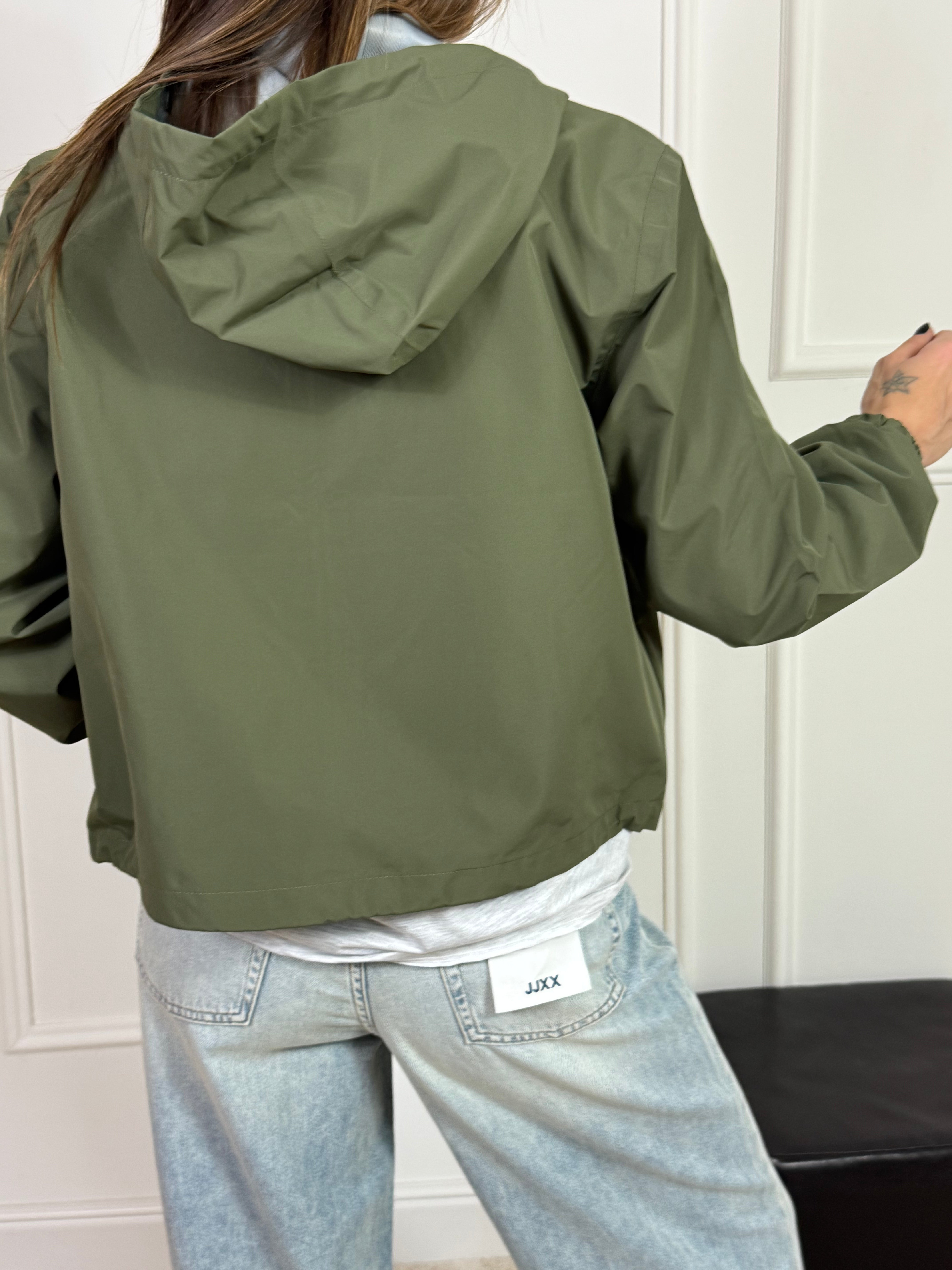 Giacca con cappuccio JJXX modello JADE LIGHT impermeabile