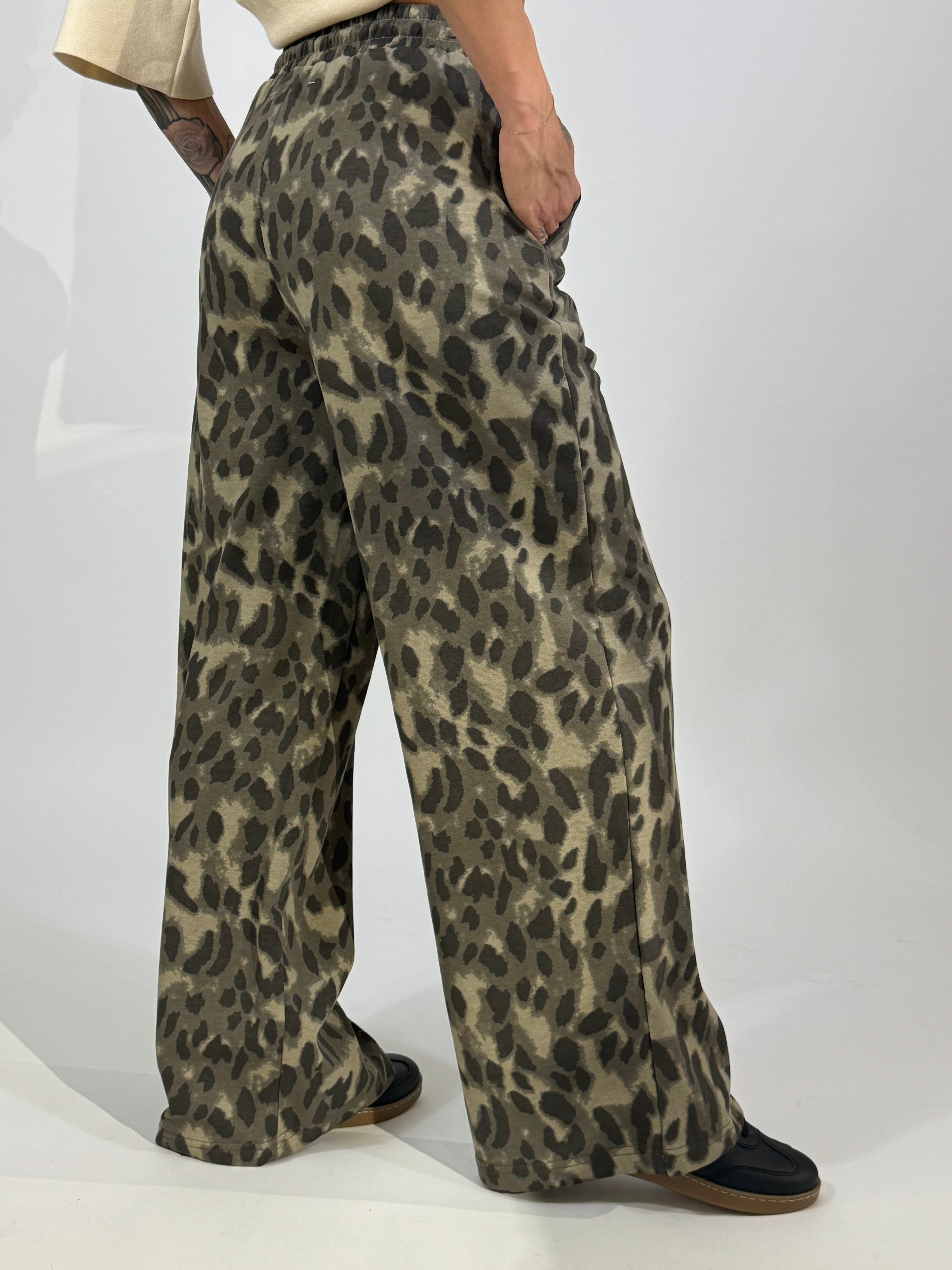 Pantalone tuta Victoria ILMH con coulisse fantasia maculata