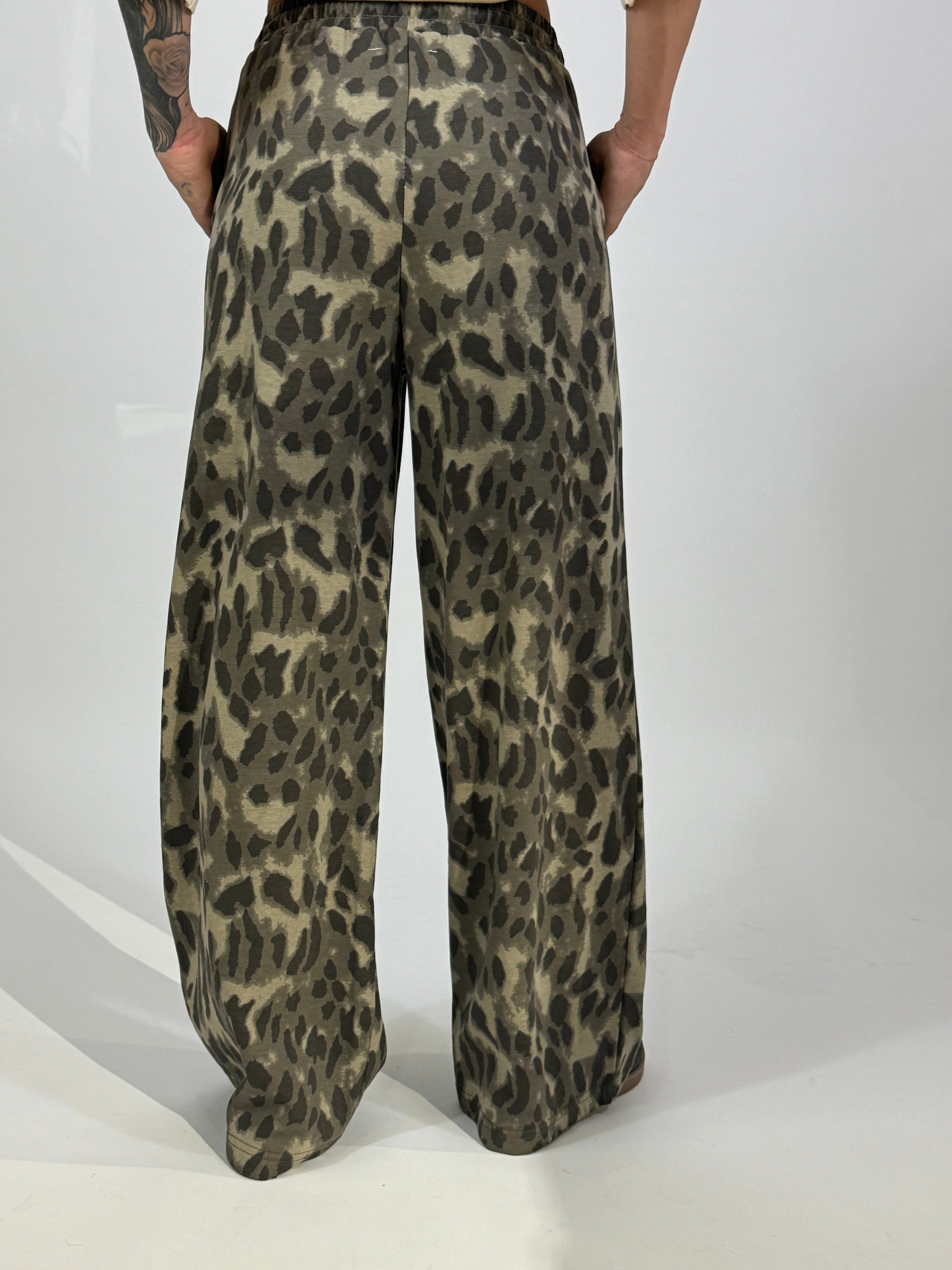 Pantalone tuta Victoria ILMH con coulisse fantasia maculata