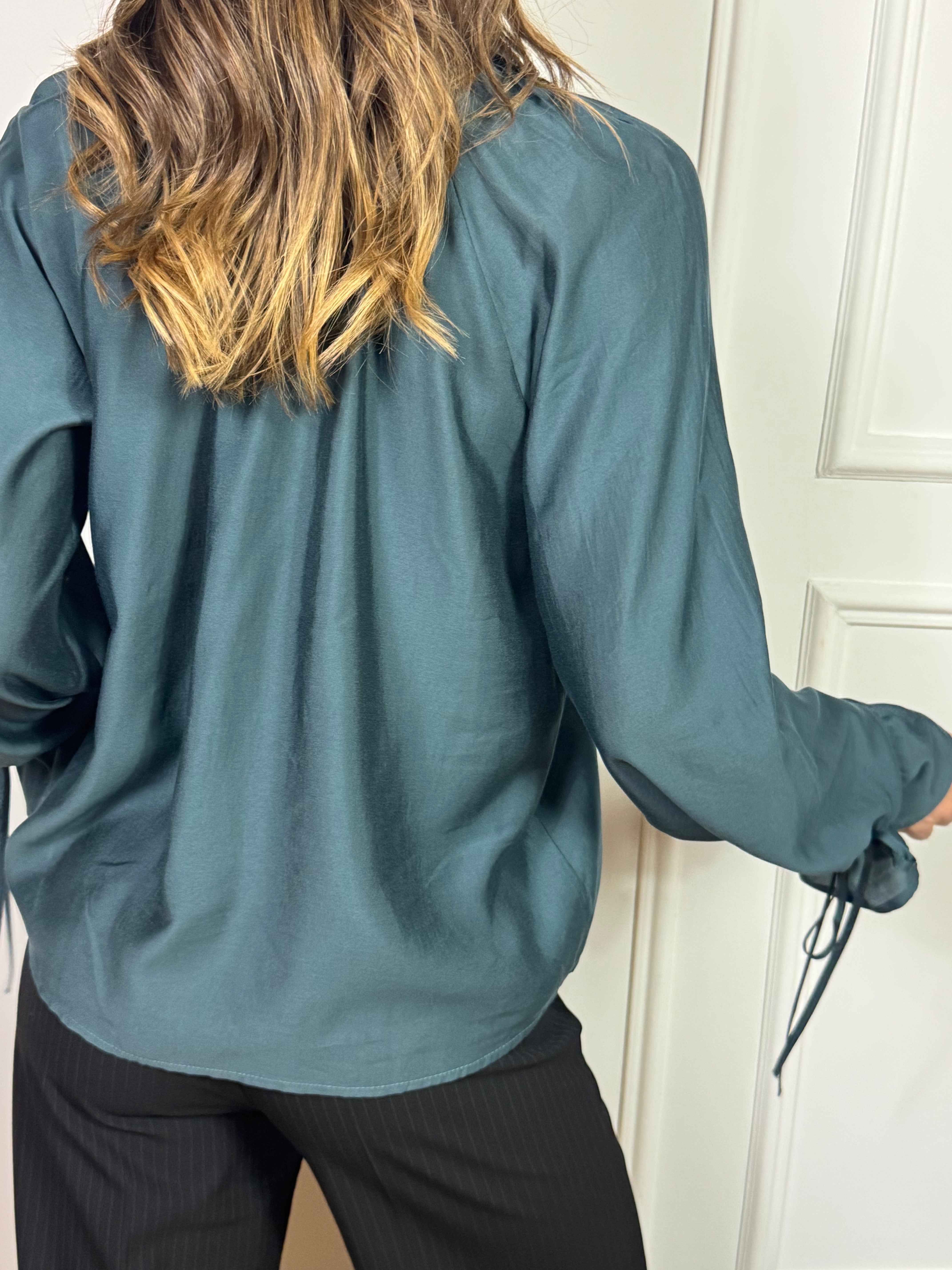 Camicia blusa in mussola di viscosa You Decide colletto con zirconi e volant