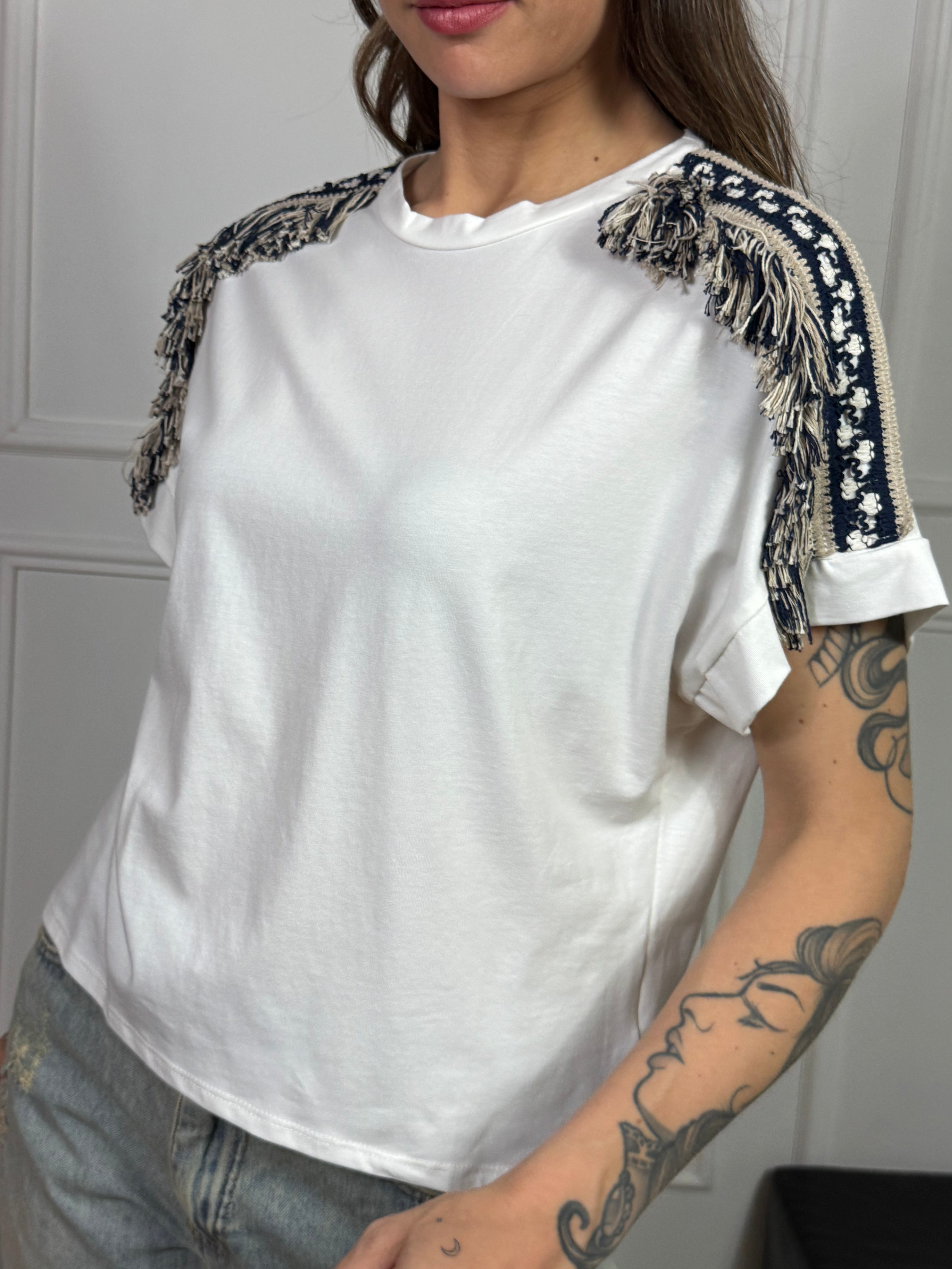 T-shirt manica corta Susy Mix PASSAMANERIA CON FRANGE BEIGE - BLU SU SPALLE