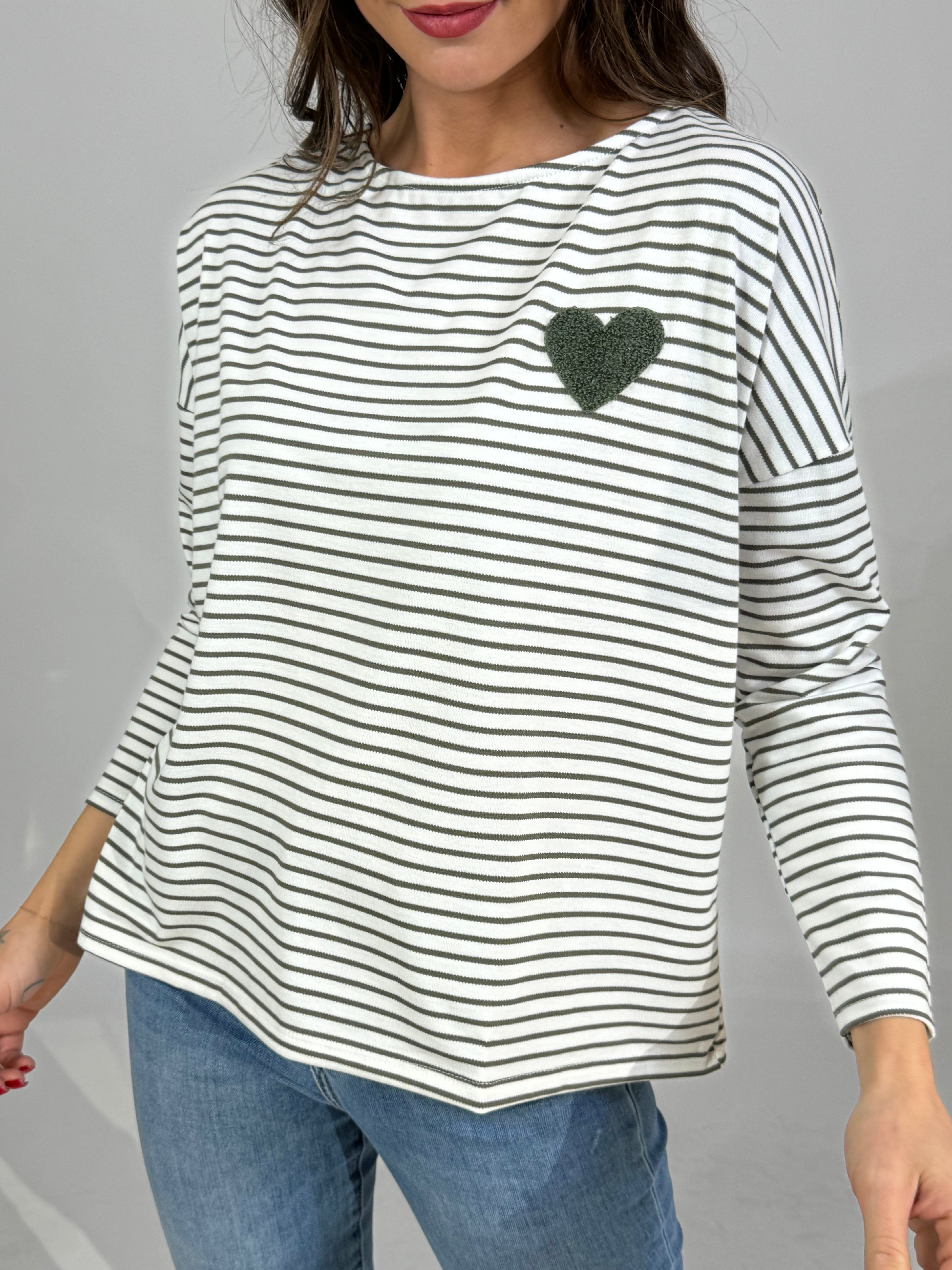 Maglia Susy Mix con righine e cuore in rilievo