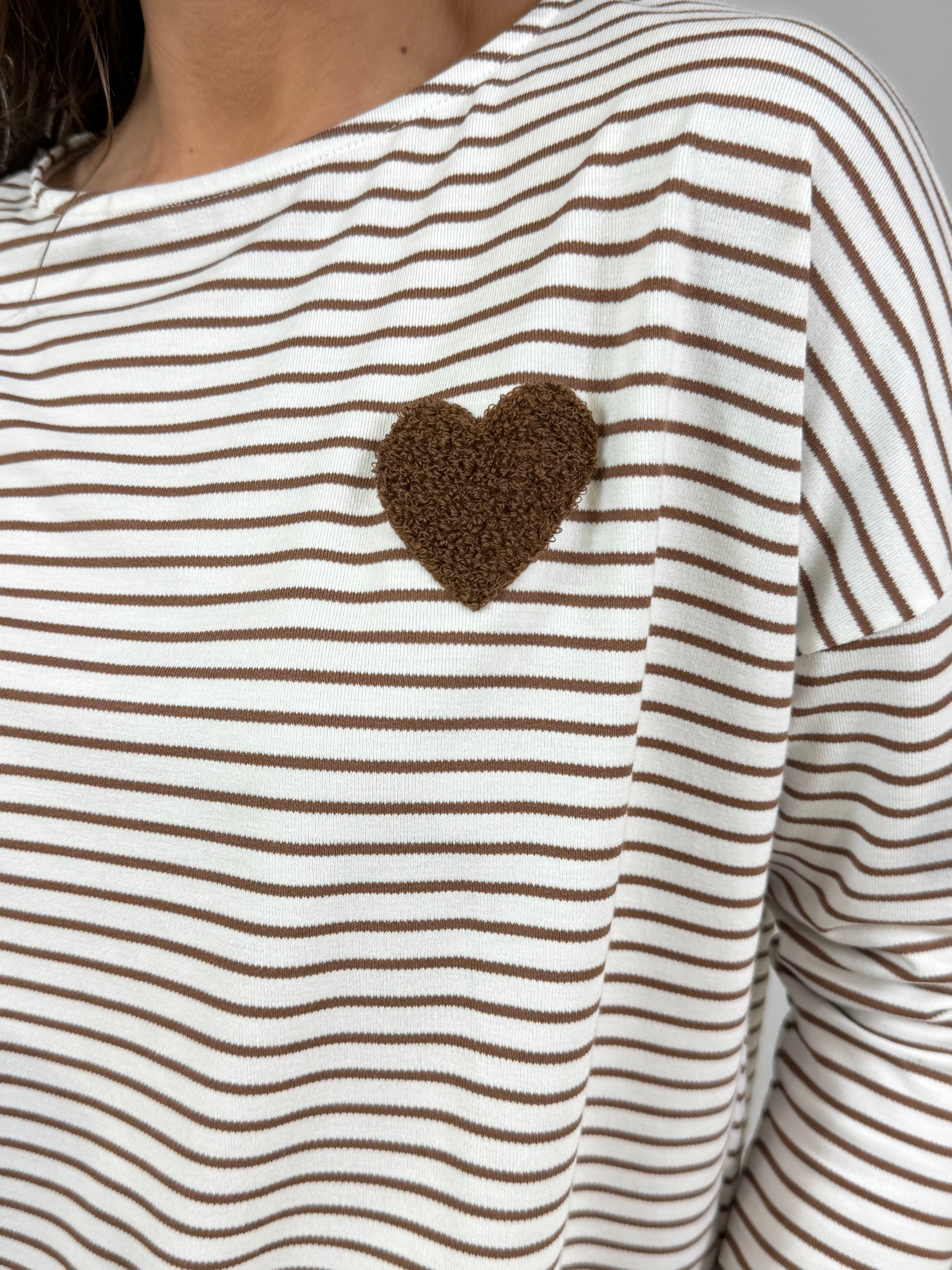 Maglia Susy Mix con righine e cuore in rilievo