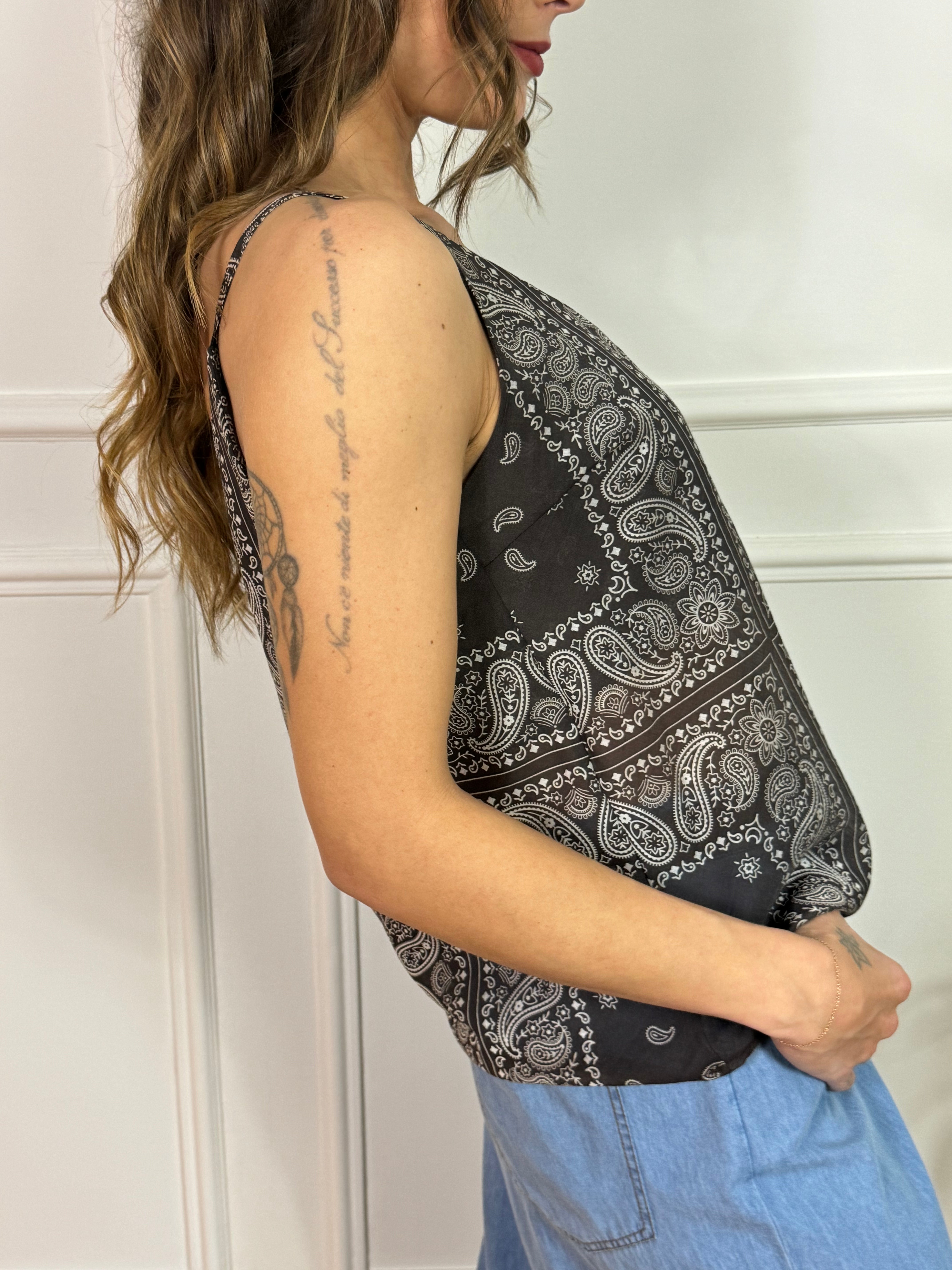 Top spallini sottili Kikisix fantasia bandana