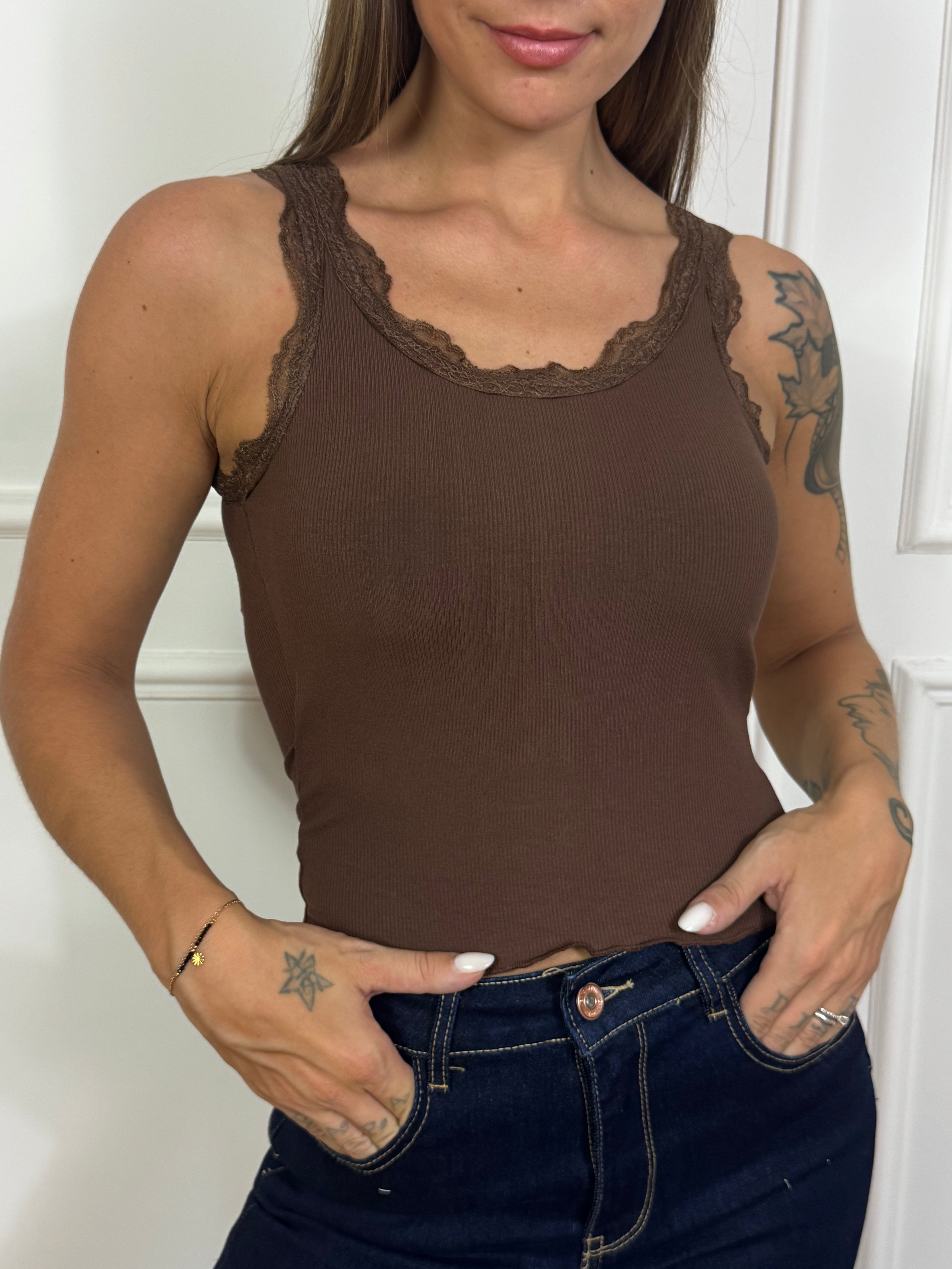 Top canotta Victoria ILMH con pizzo e coppette preformate