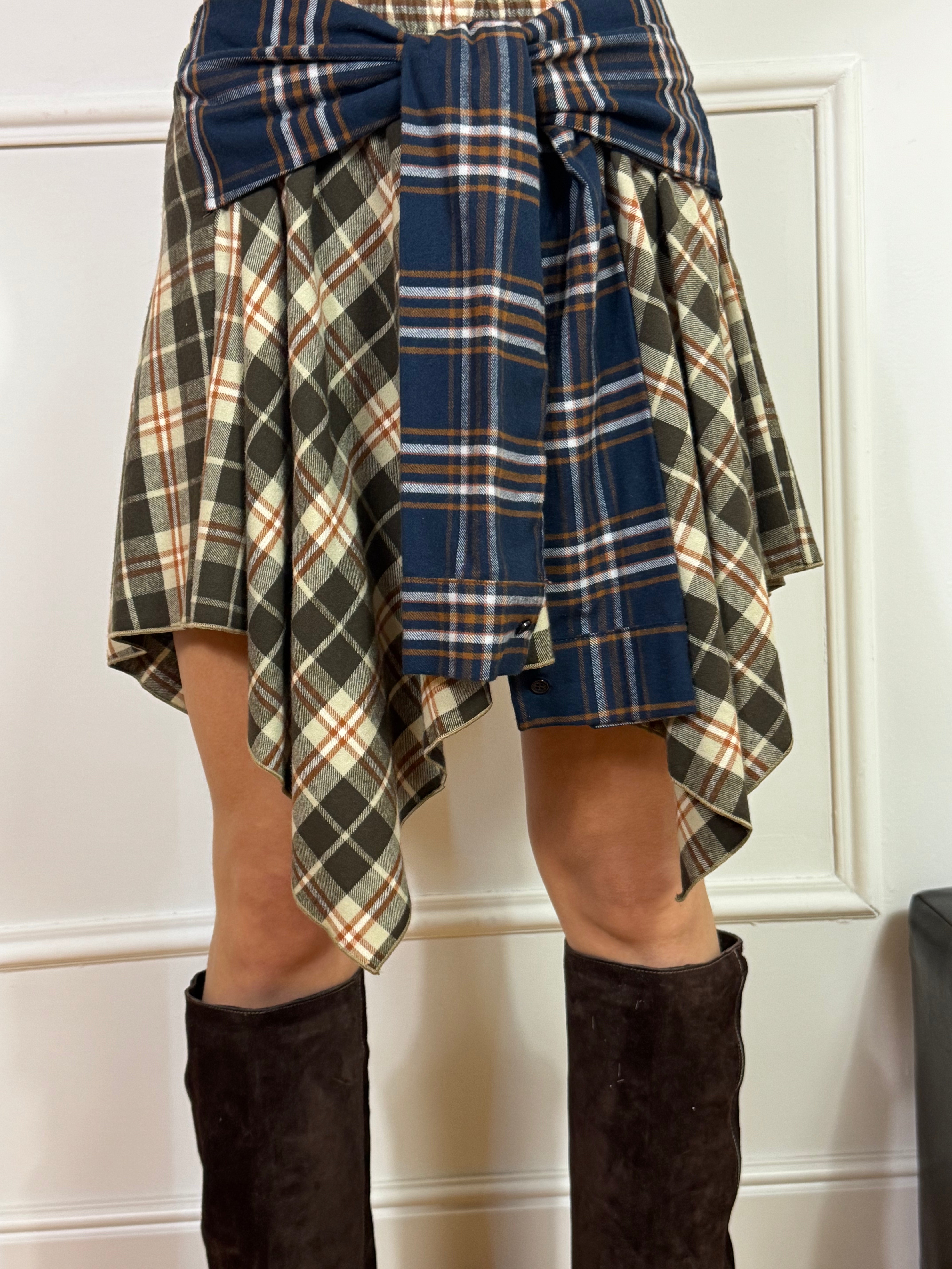 Gonna corta asimmetrica scozzese in flanella Kontatto bicolore