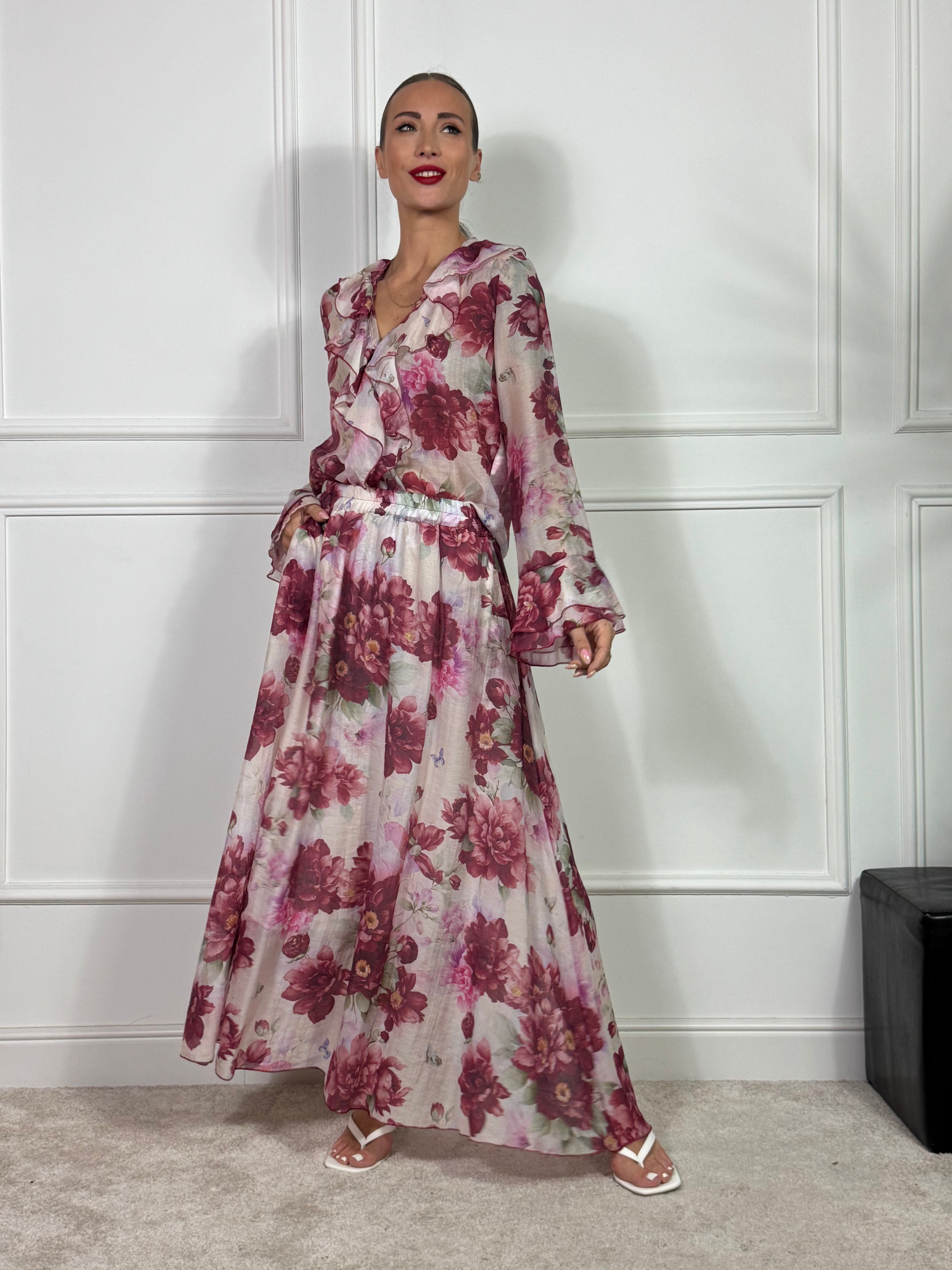 GONNA lunga Kikisix con fantasia fiori bordeaux