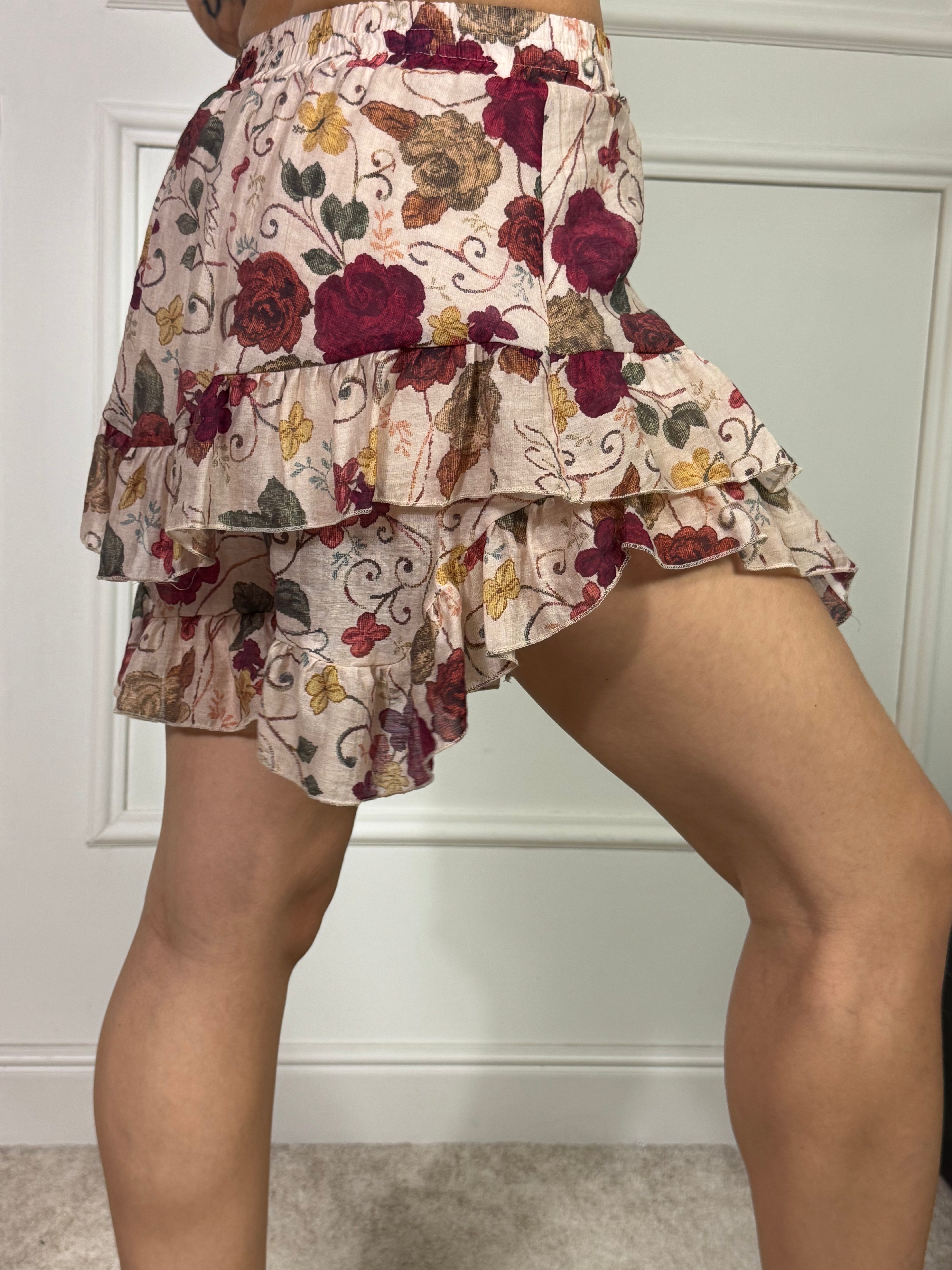 Gonna shorts con balze Kikisix fantasia FIORI ANTIQUE